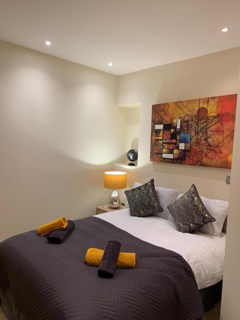 One-Bedroom Apartment photo 2