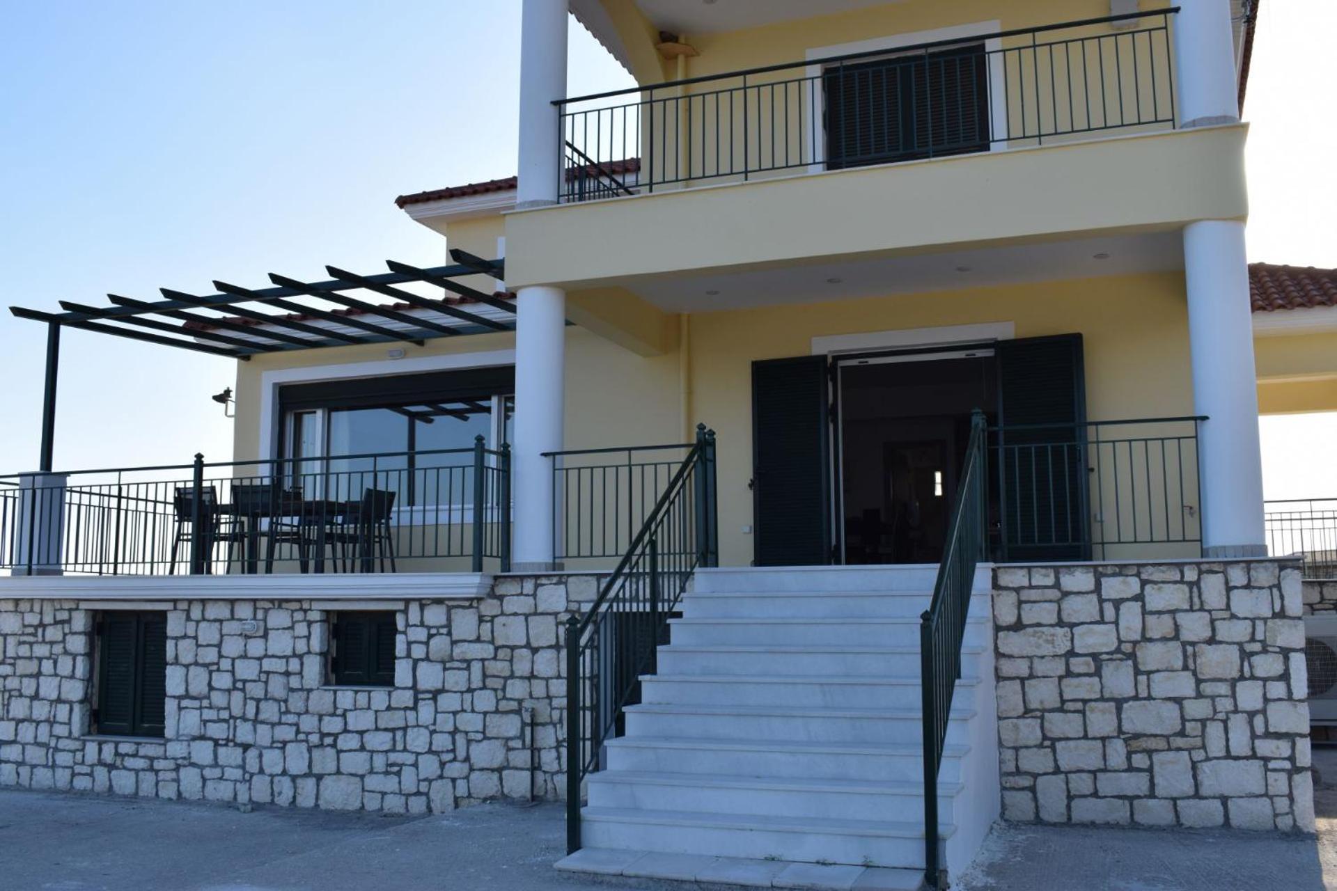 Apartment with Terrace photo 2
