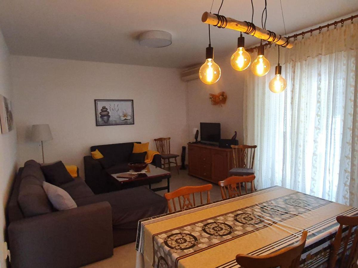 Three-Bedroom Apartment photo 2