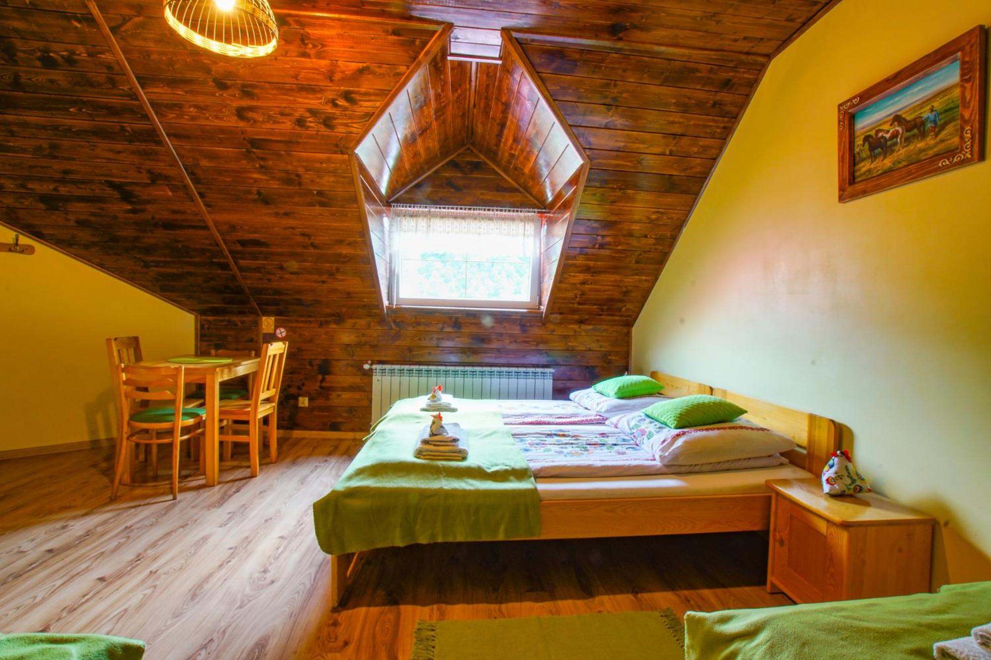 Quadruple Room with Private Bathroom photo 3