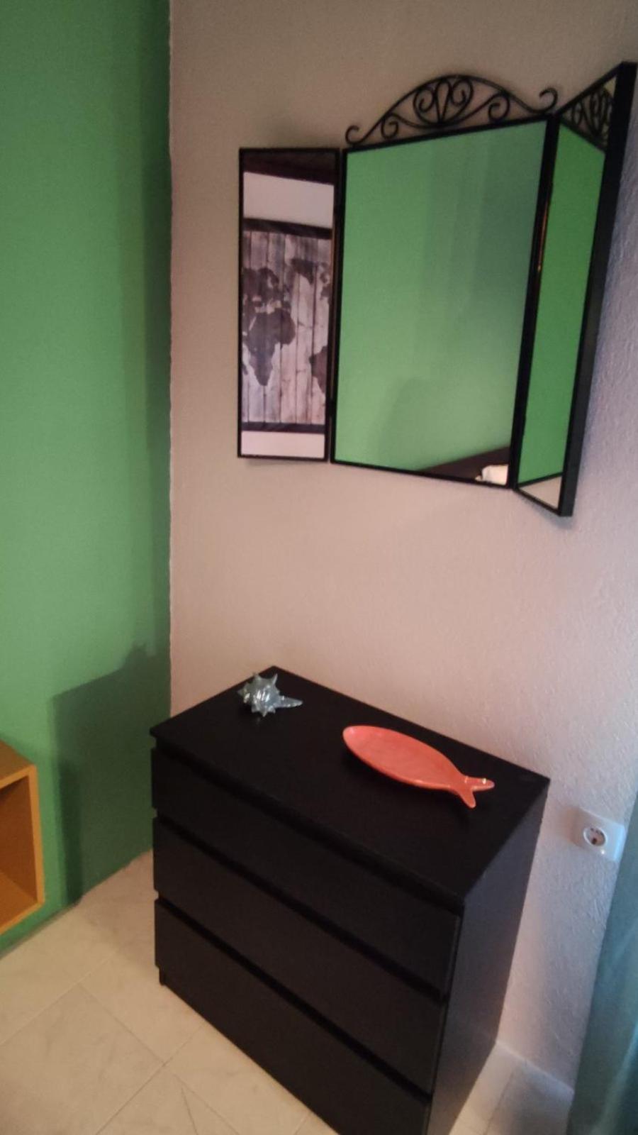 One-Bedroom Apartment photo 3