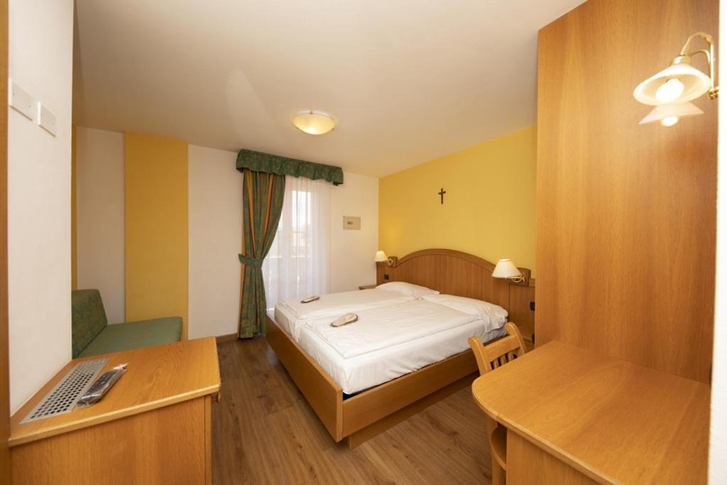 Basic Triple Room photo 2
