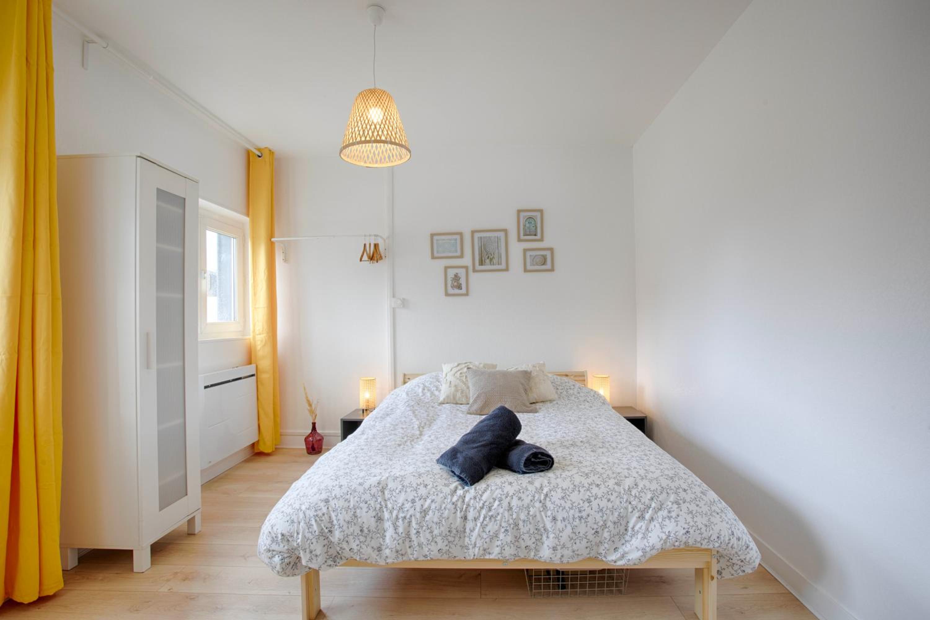 One-Bedroom Apartment - Photo 1