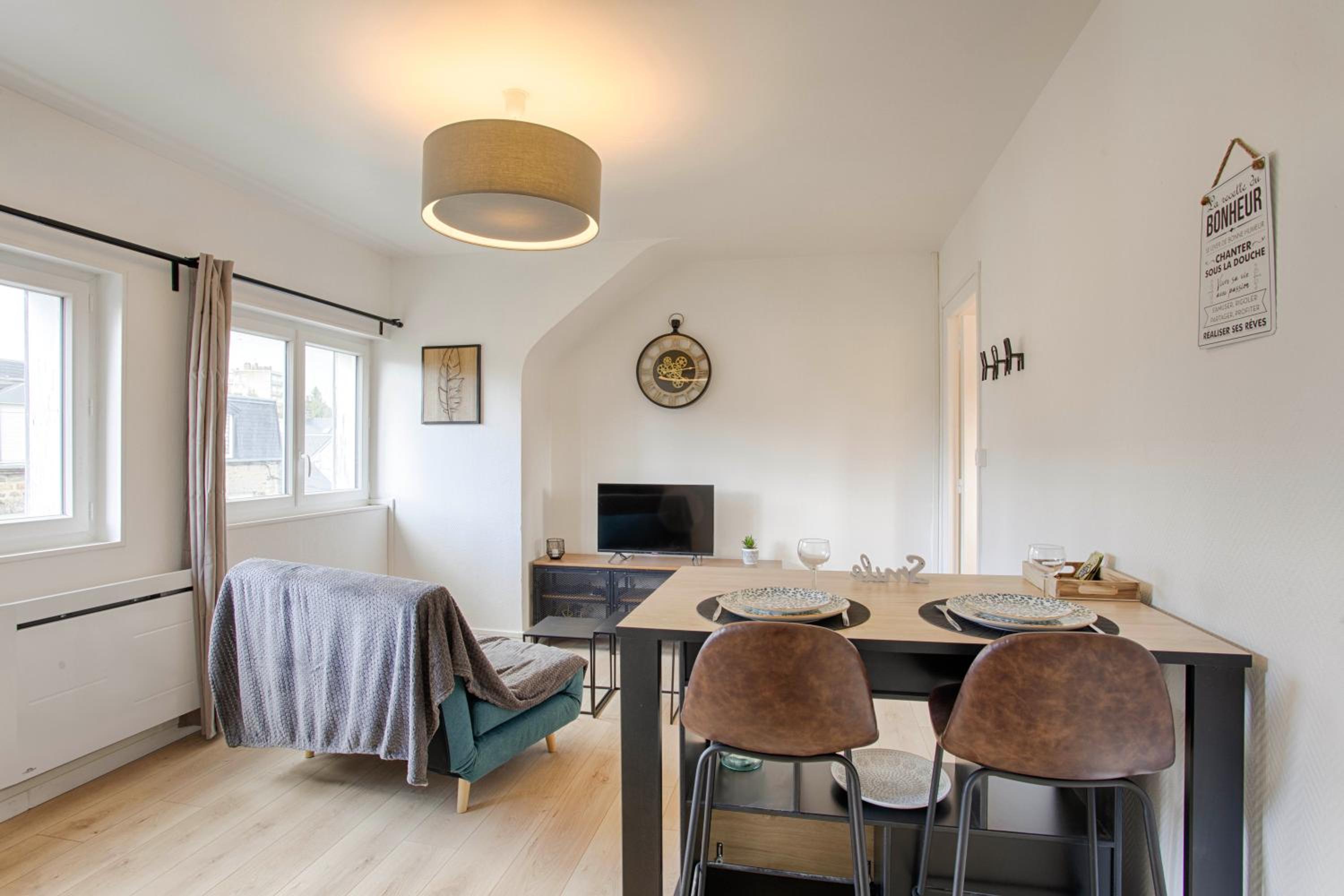 One-Bedroom Apartment - Photo 4