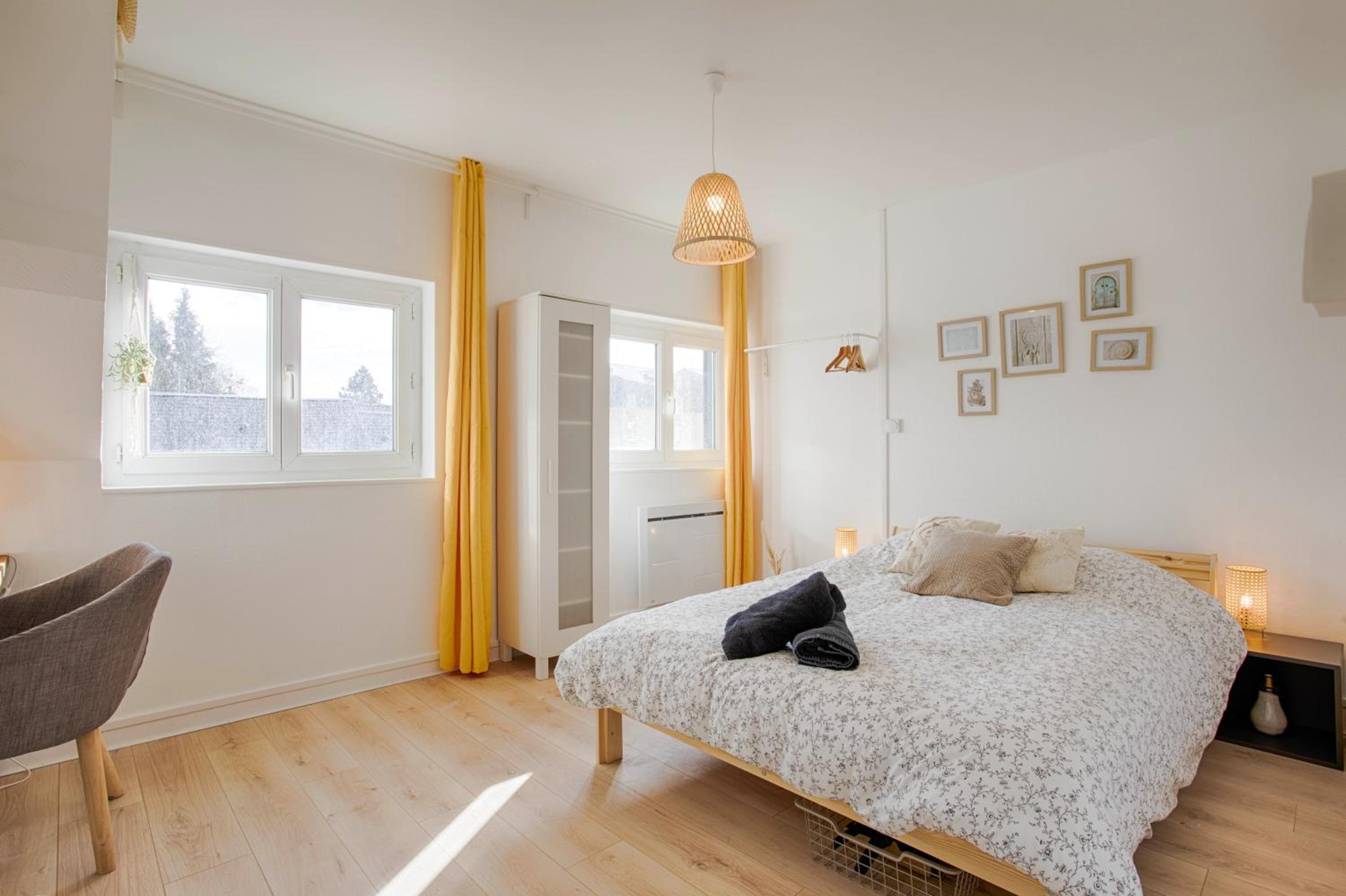 One-Bedroom Apartment - Photo 5