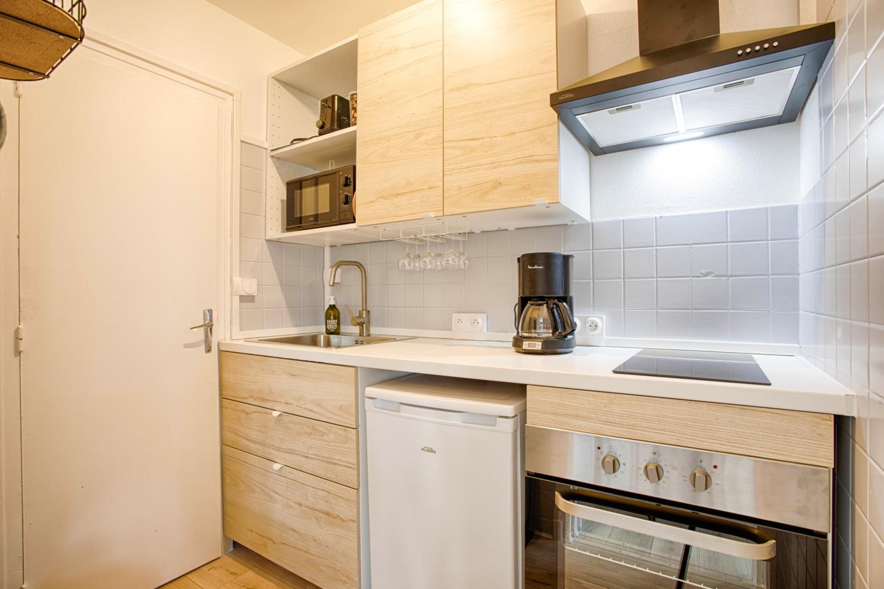 One-Bedroom Apartment - Photo 7