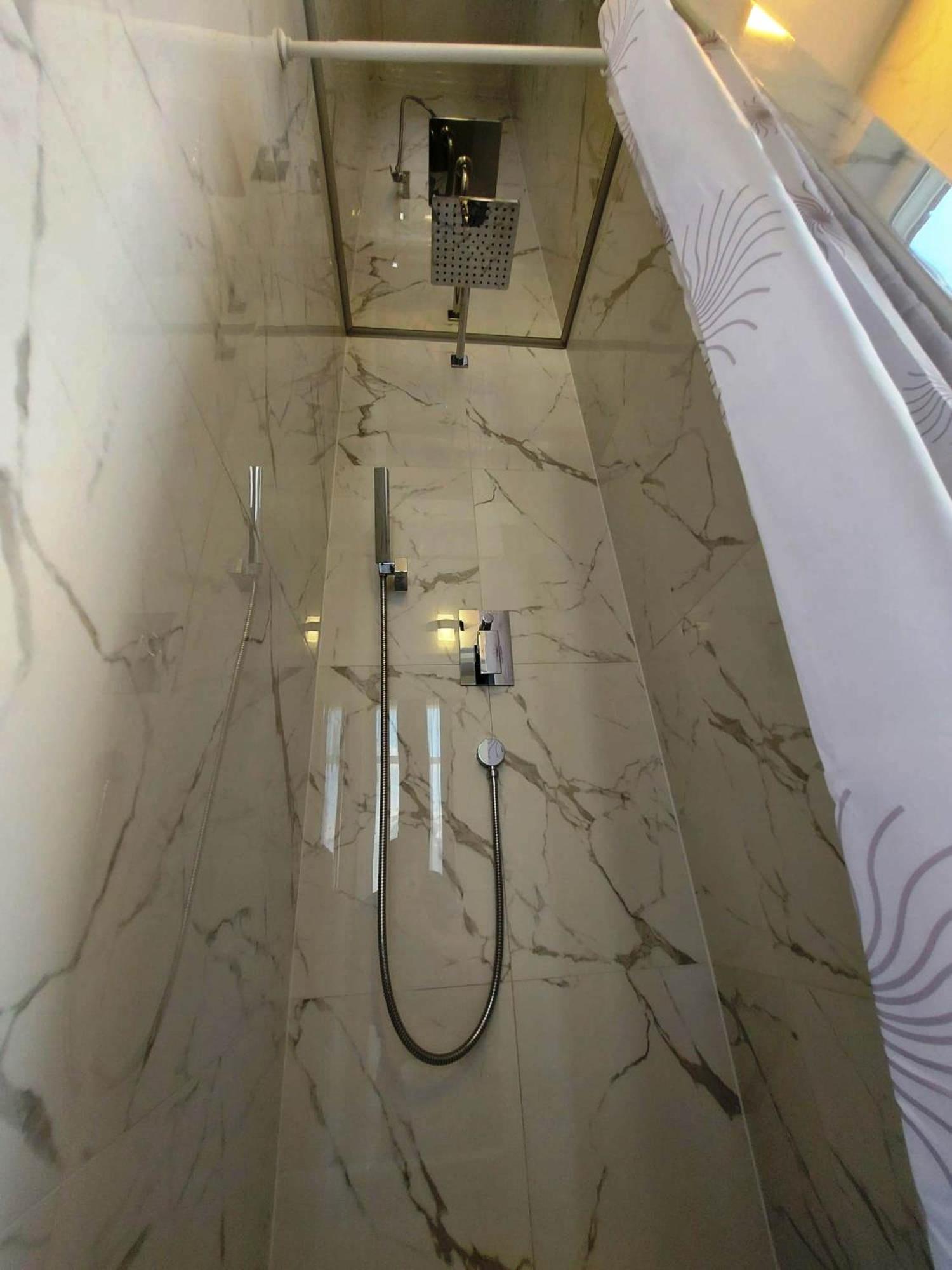Deluxe Double Room with Extra Bed - Photo 7