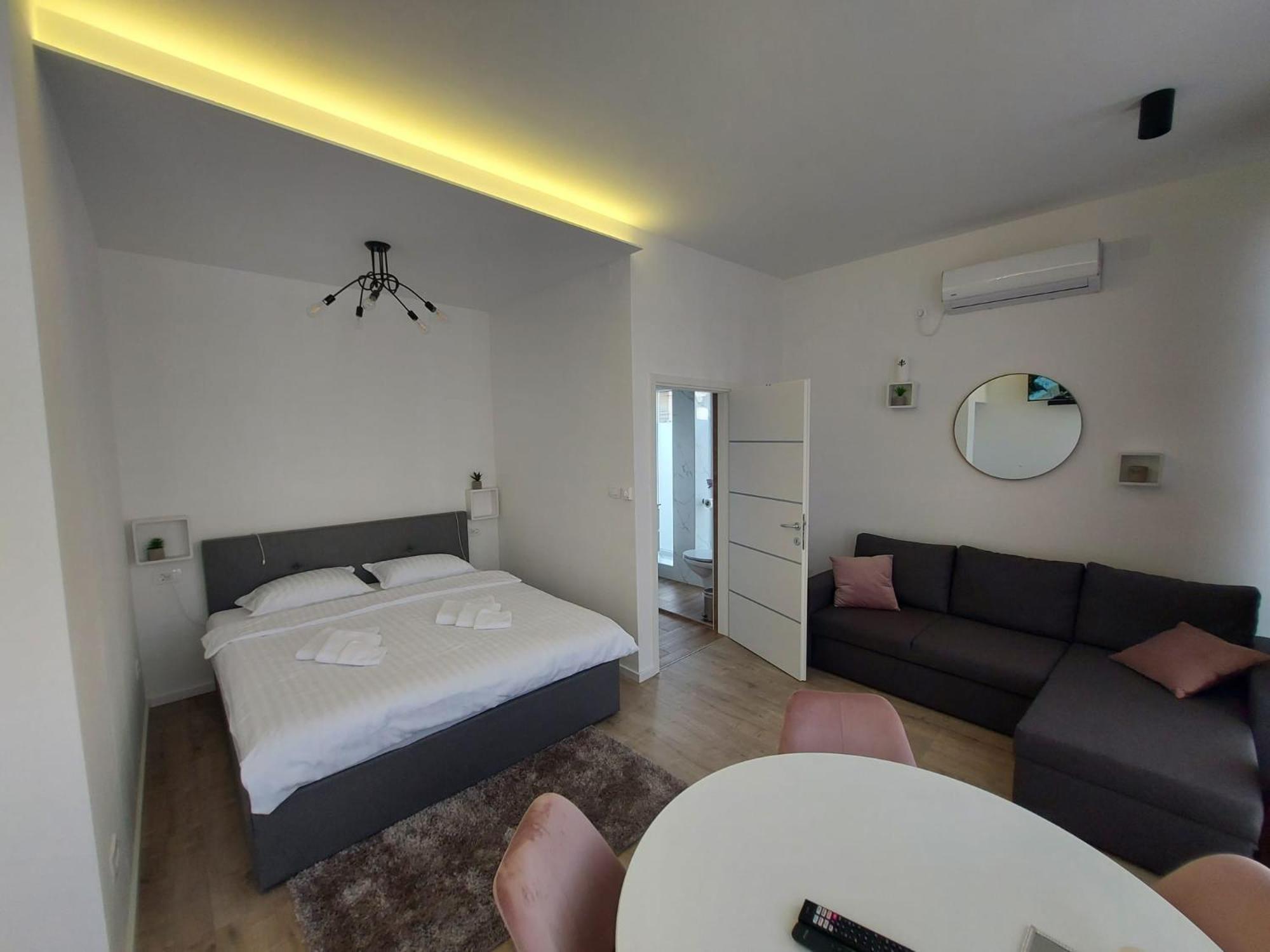 Deluxe Double Room with Extra Bed - Photo 42