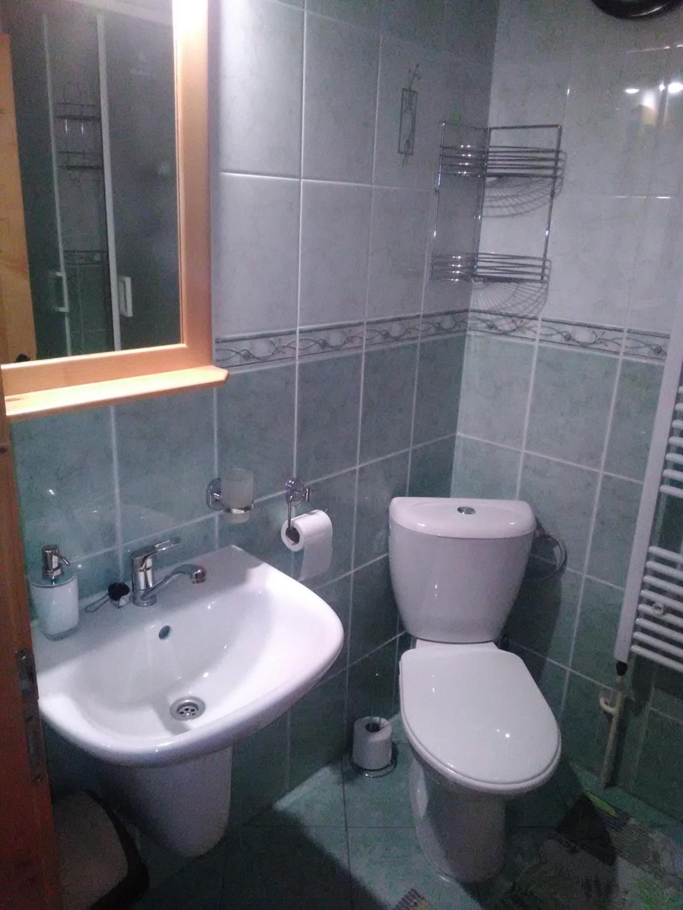 Quadruple Room with Bathroom - Photo 6