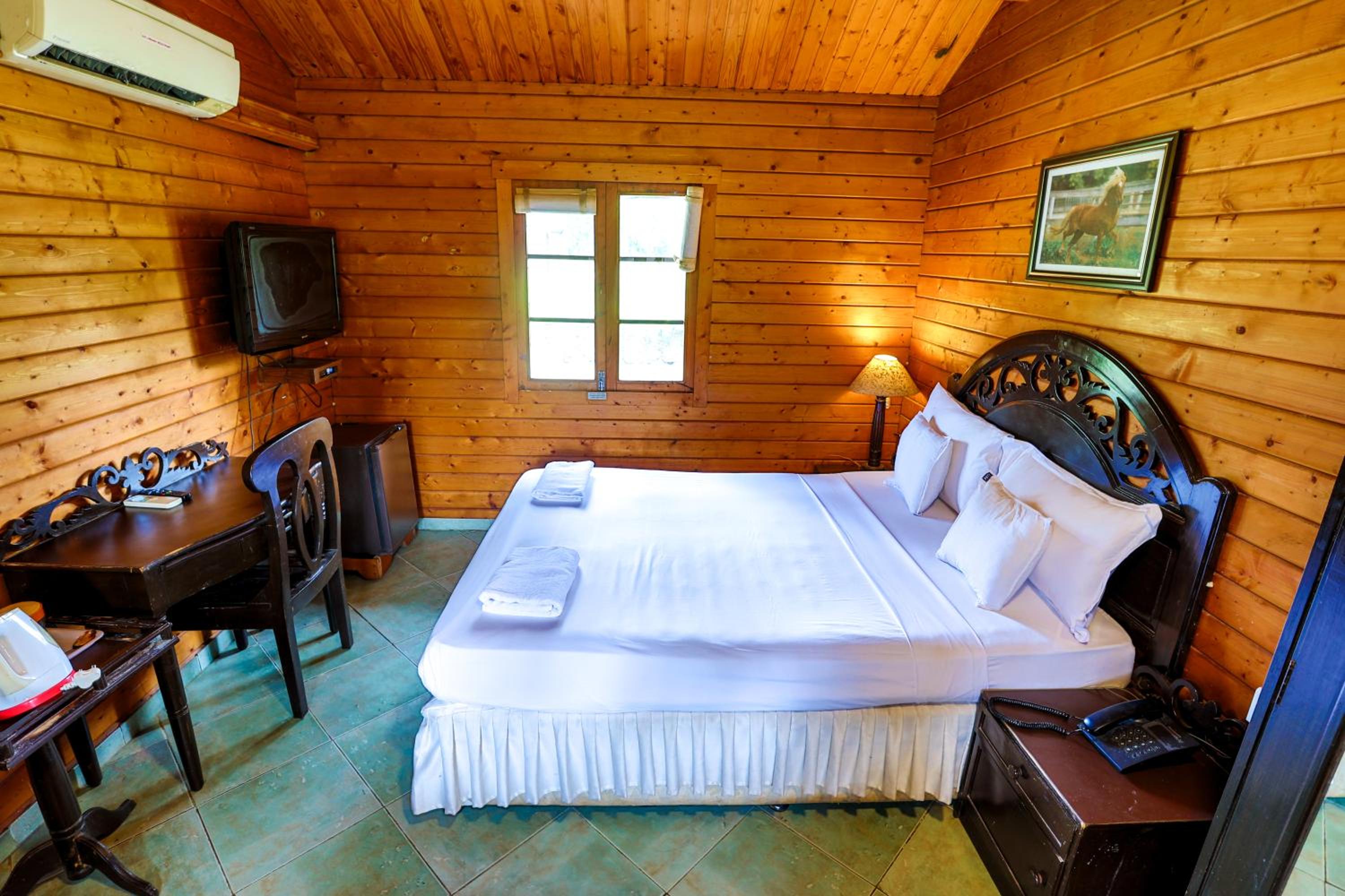 Wood Cottage - Photo 9