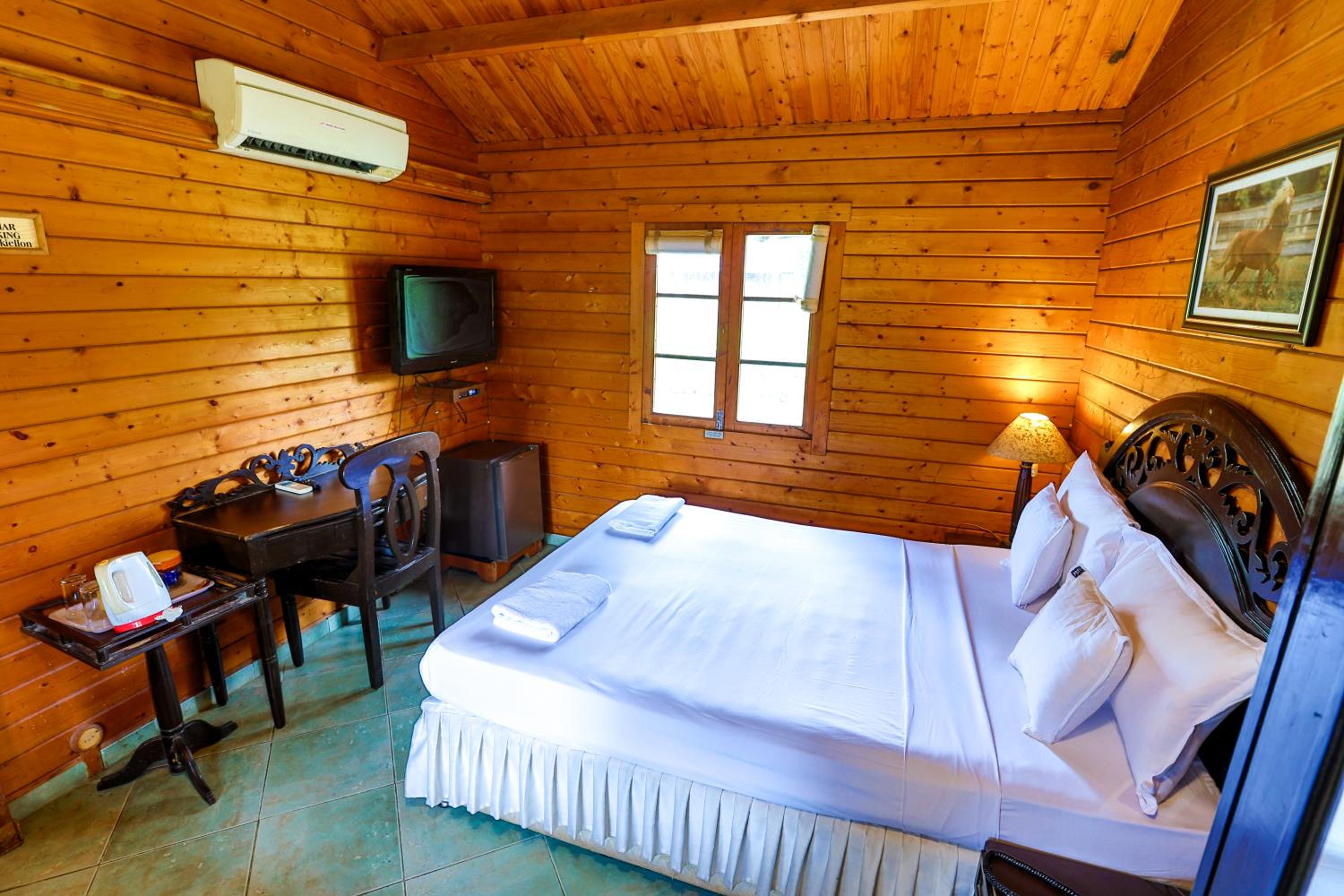 Wood Cottage - Photo 10