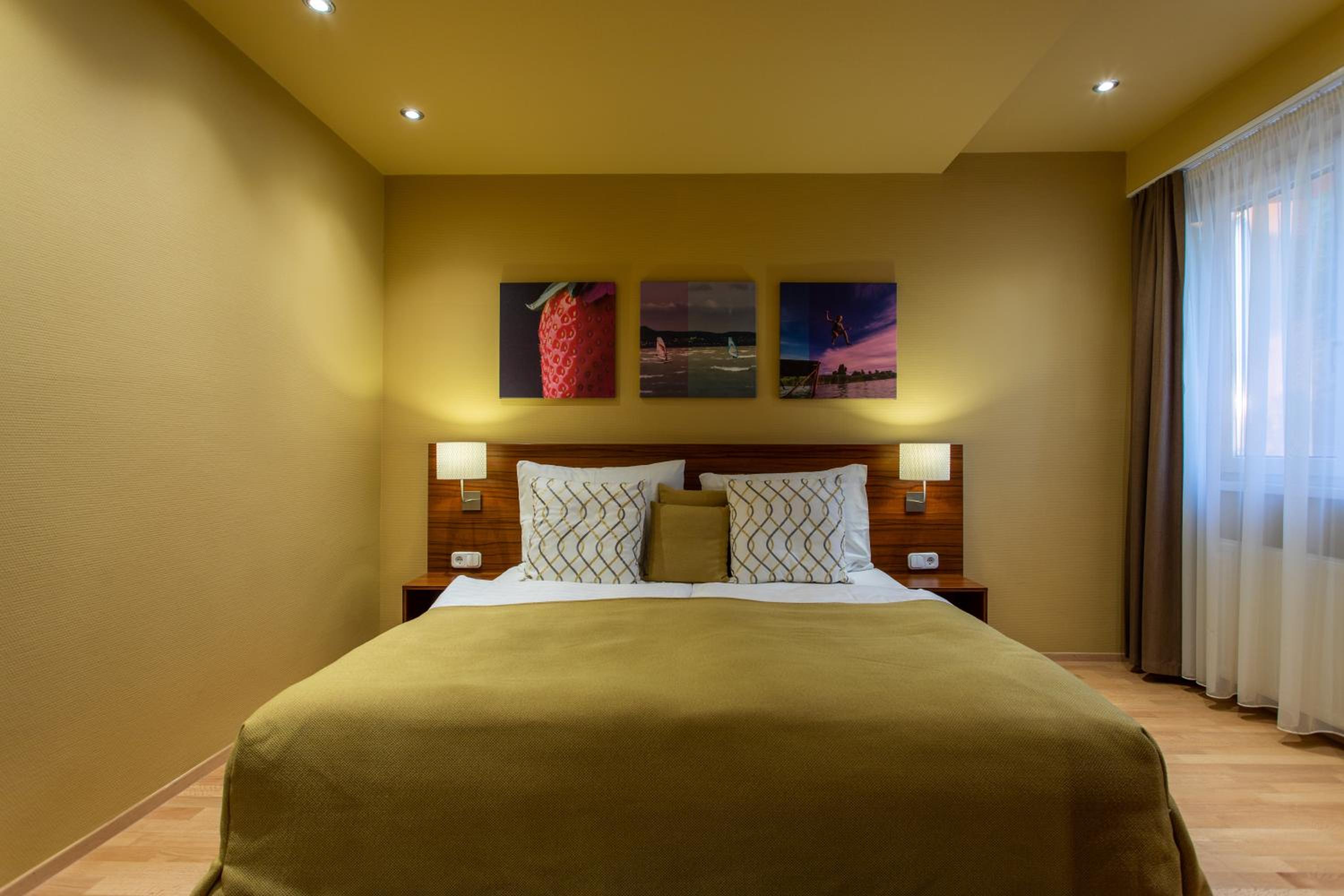 Double Room - Photo 7