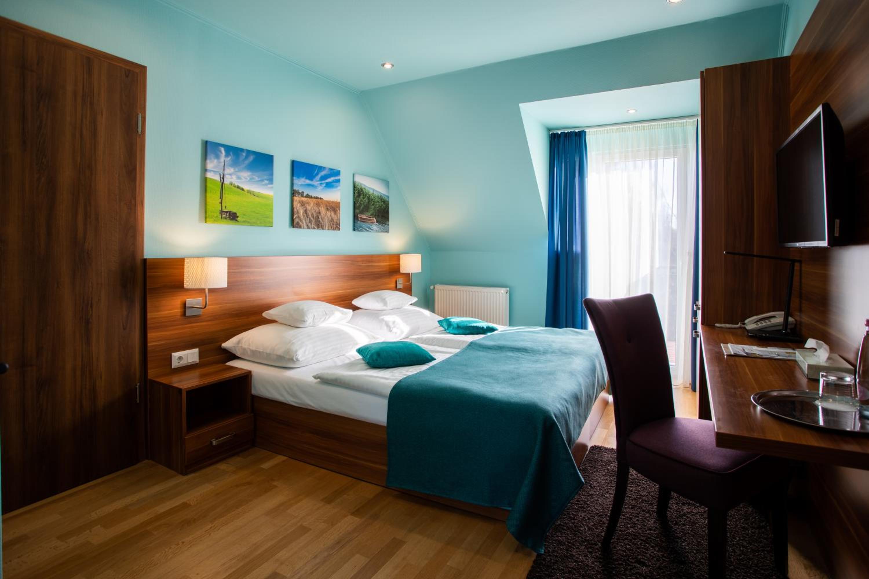 Double Room - Photo 8