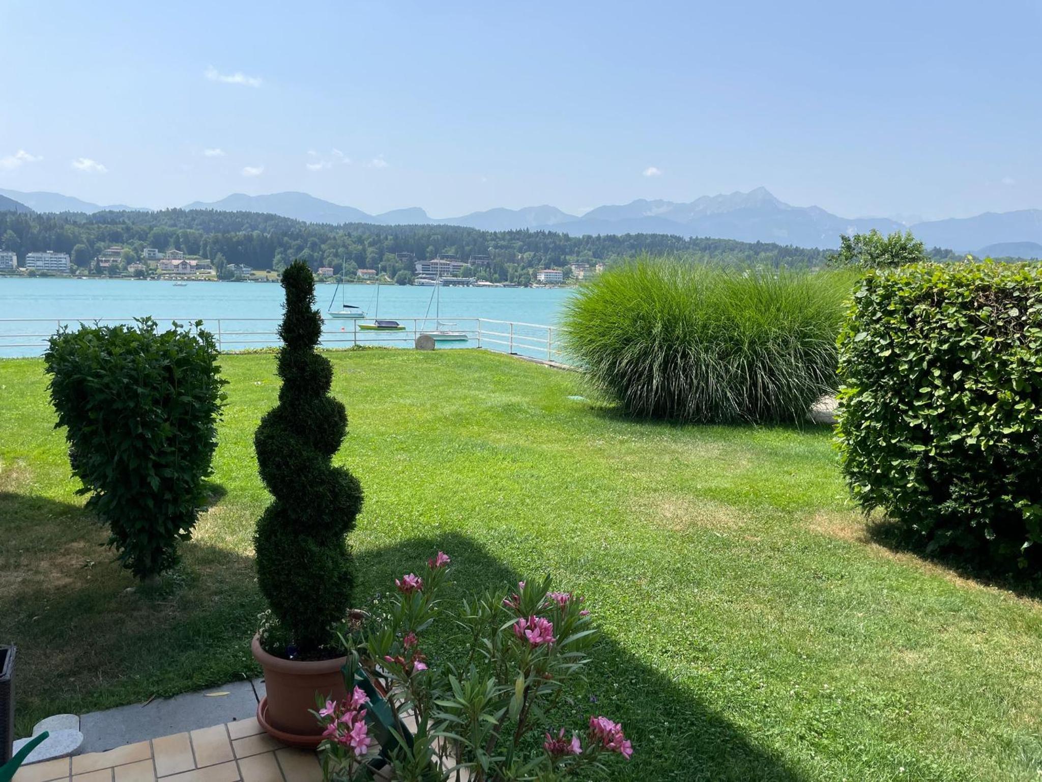 Apartment With Lake View photo 3