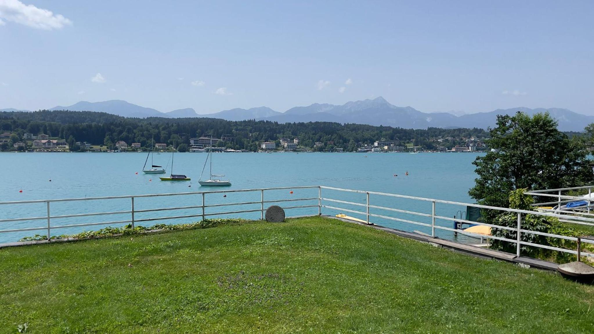 Apartment With Lake View photo 2