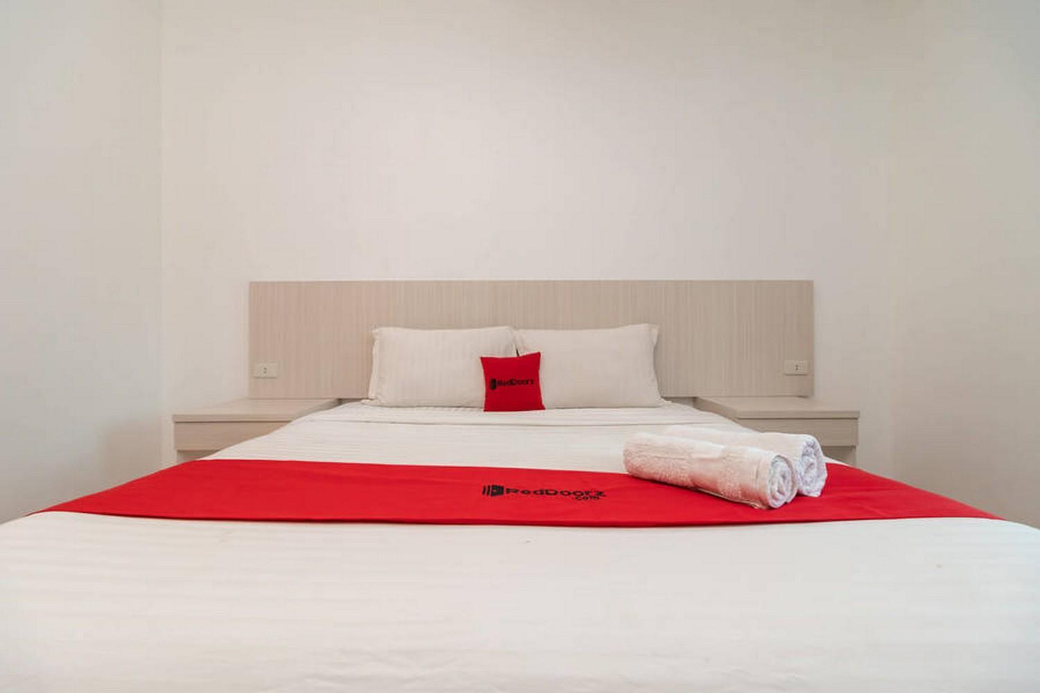 Standard Double Room - Photo 12