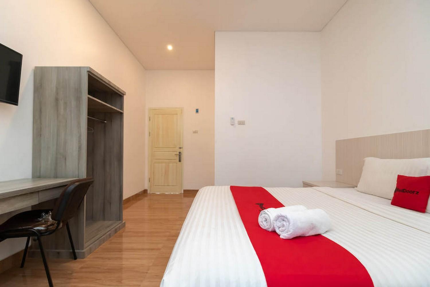 Deluxe Room - Photo 8