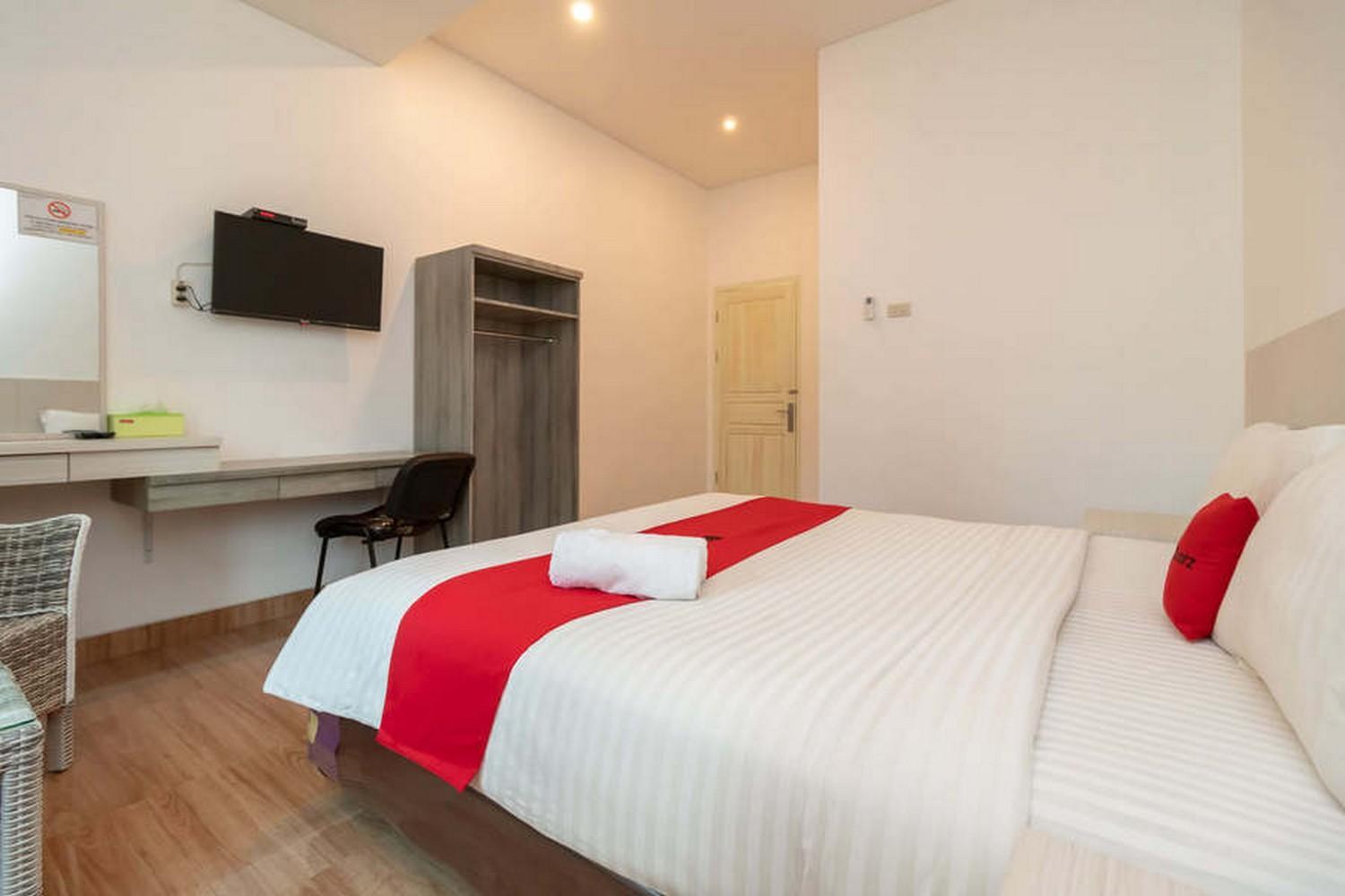 Deluxe Room - Photo 9