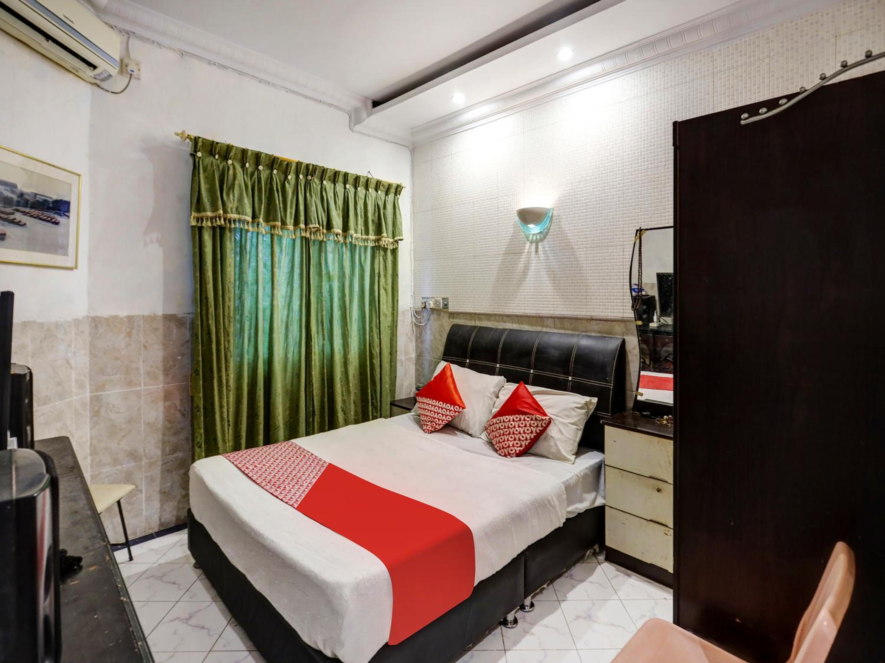 Deluxe King Room photo 1