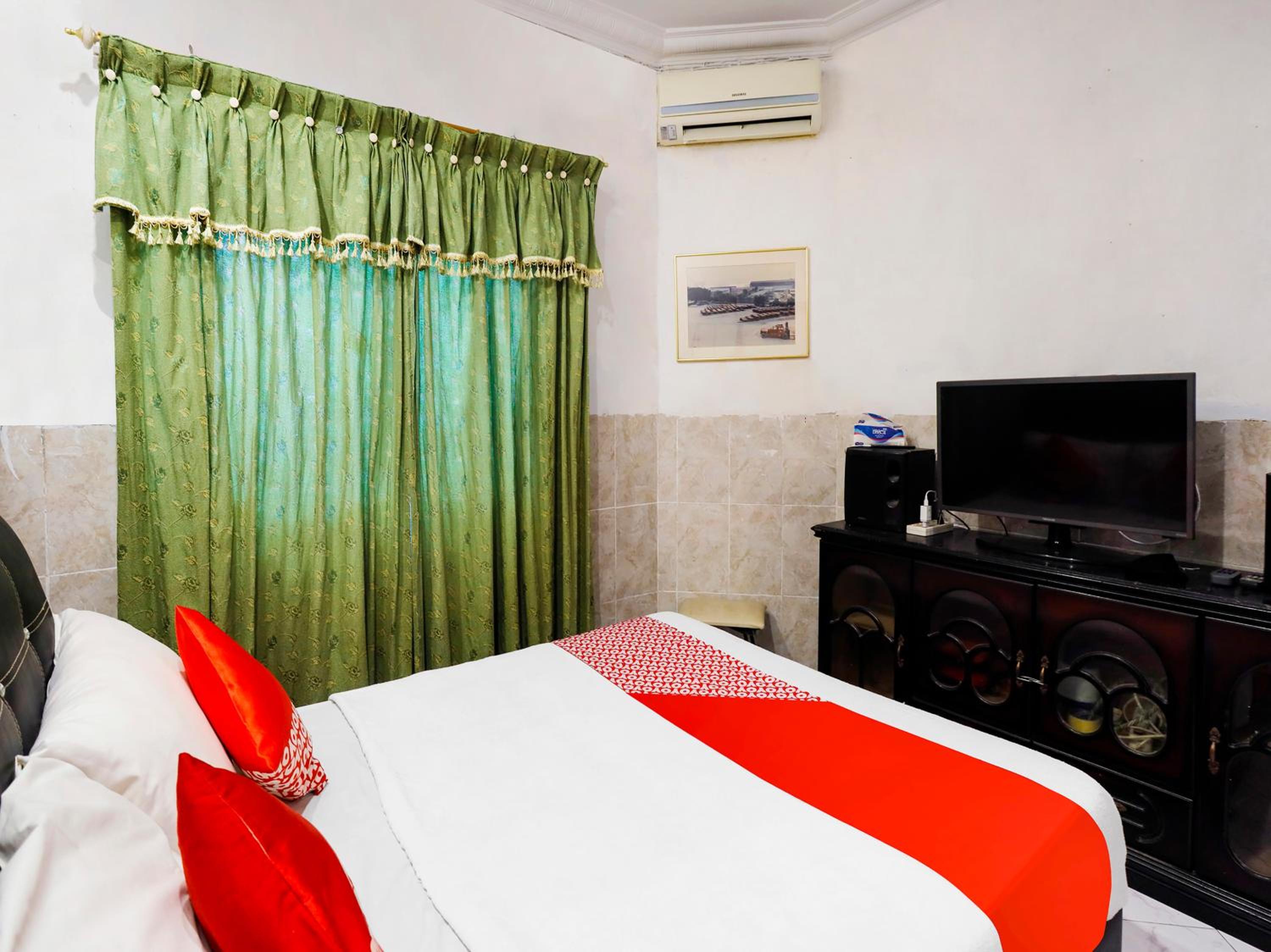 Deluxe King Room photo 3