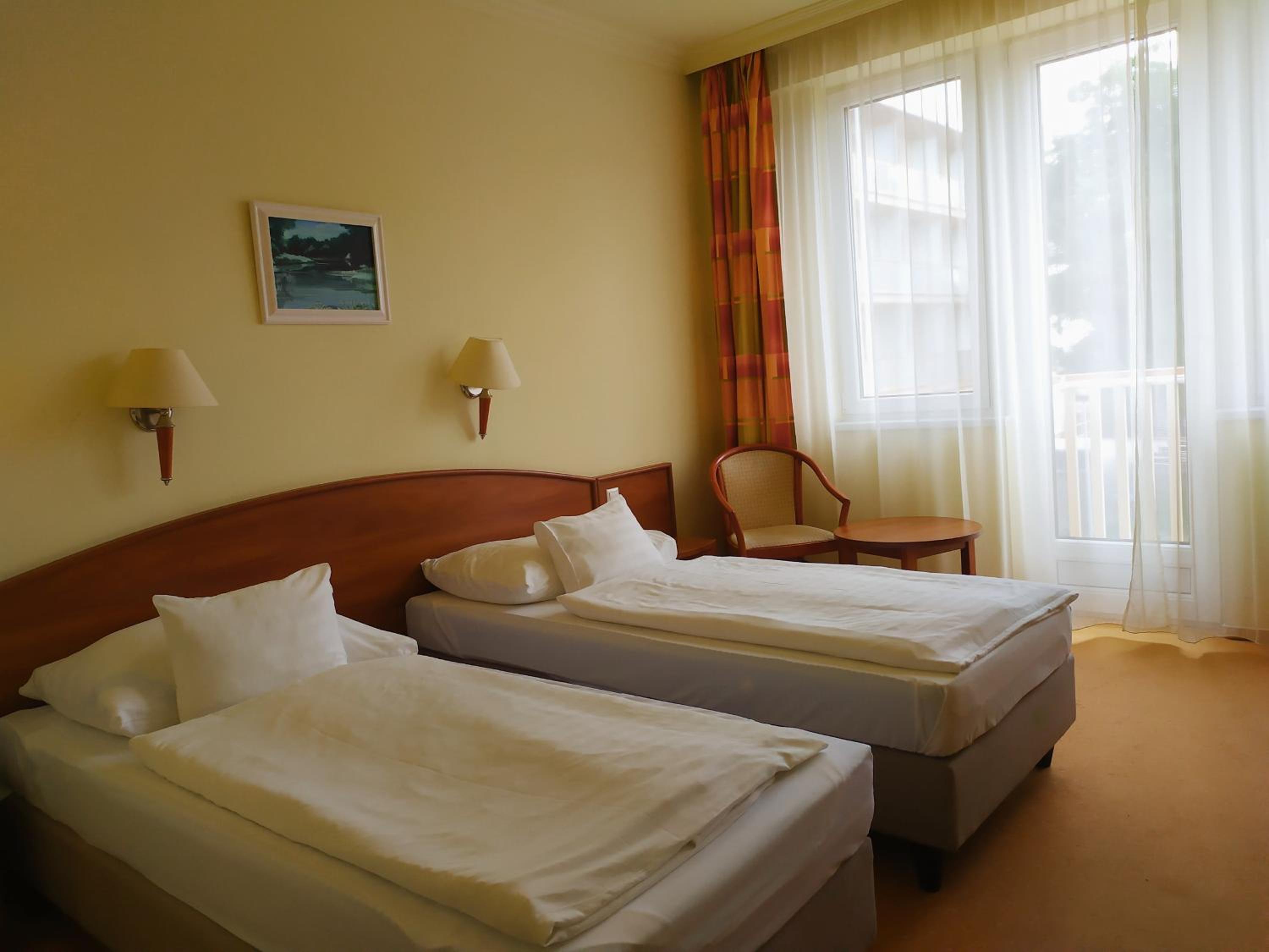 Twin Room - Photo 1