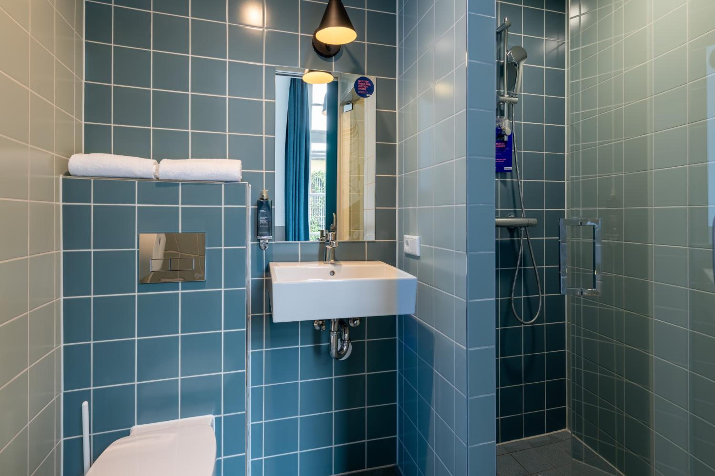 Comfort Double Room with Private Bathroom and Shower photo 3