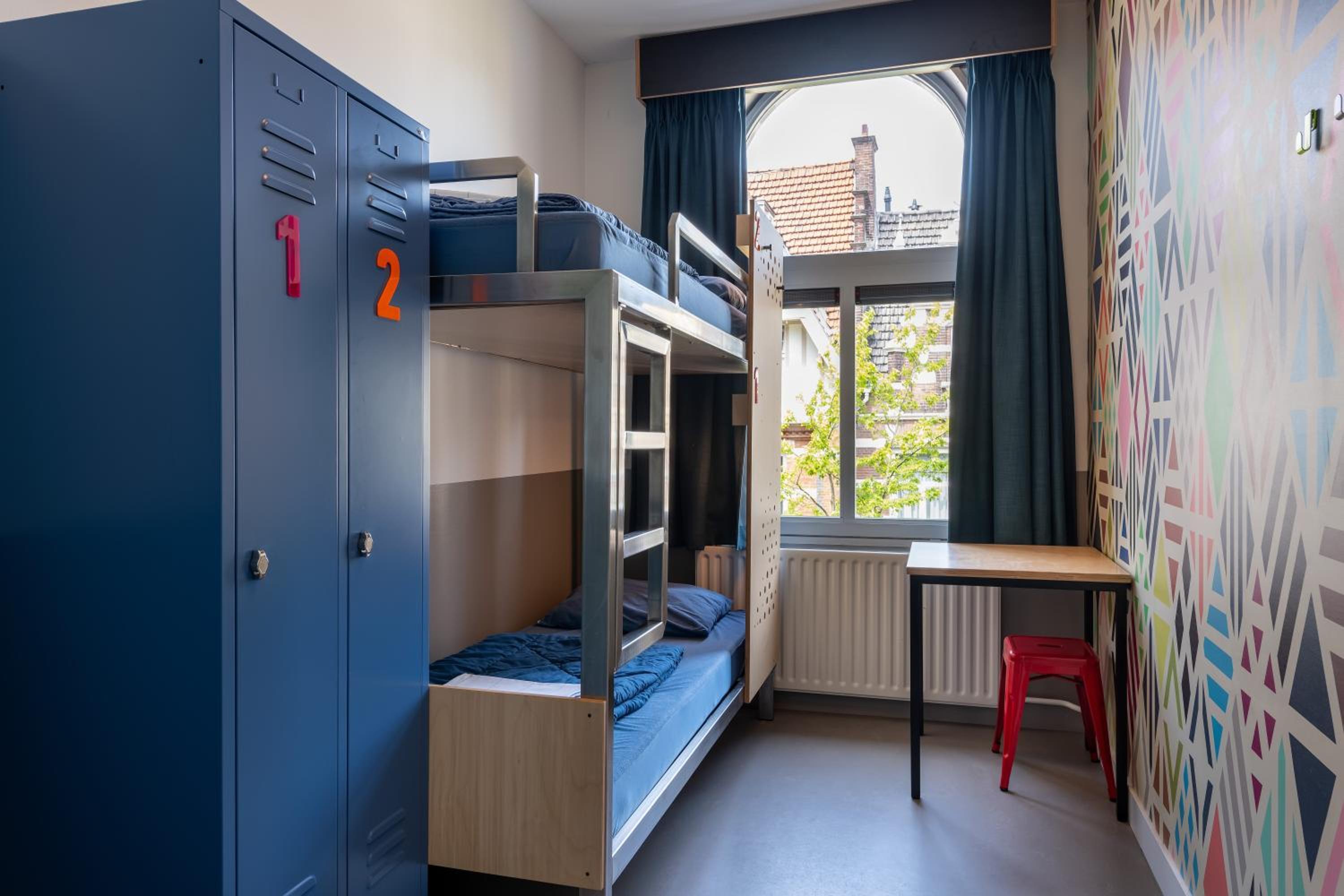 Twin Room with Bunk Beds and Private Bathroom with Shower photo 1