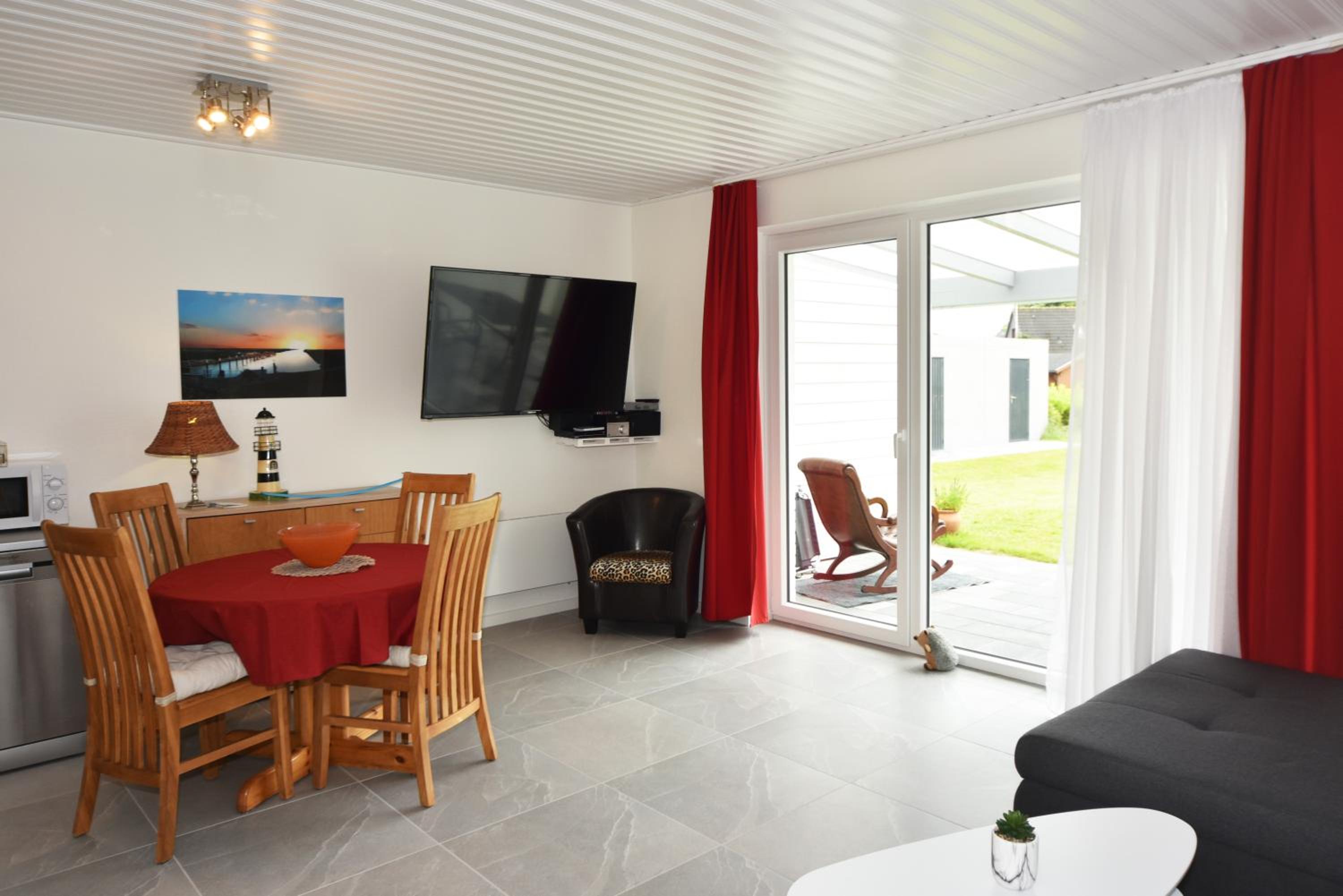 Apartment with Terrace - Photo 1