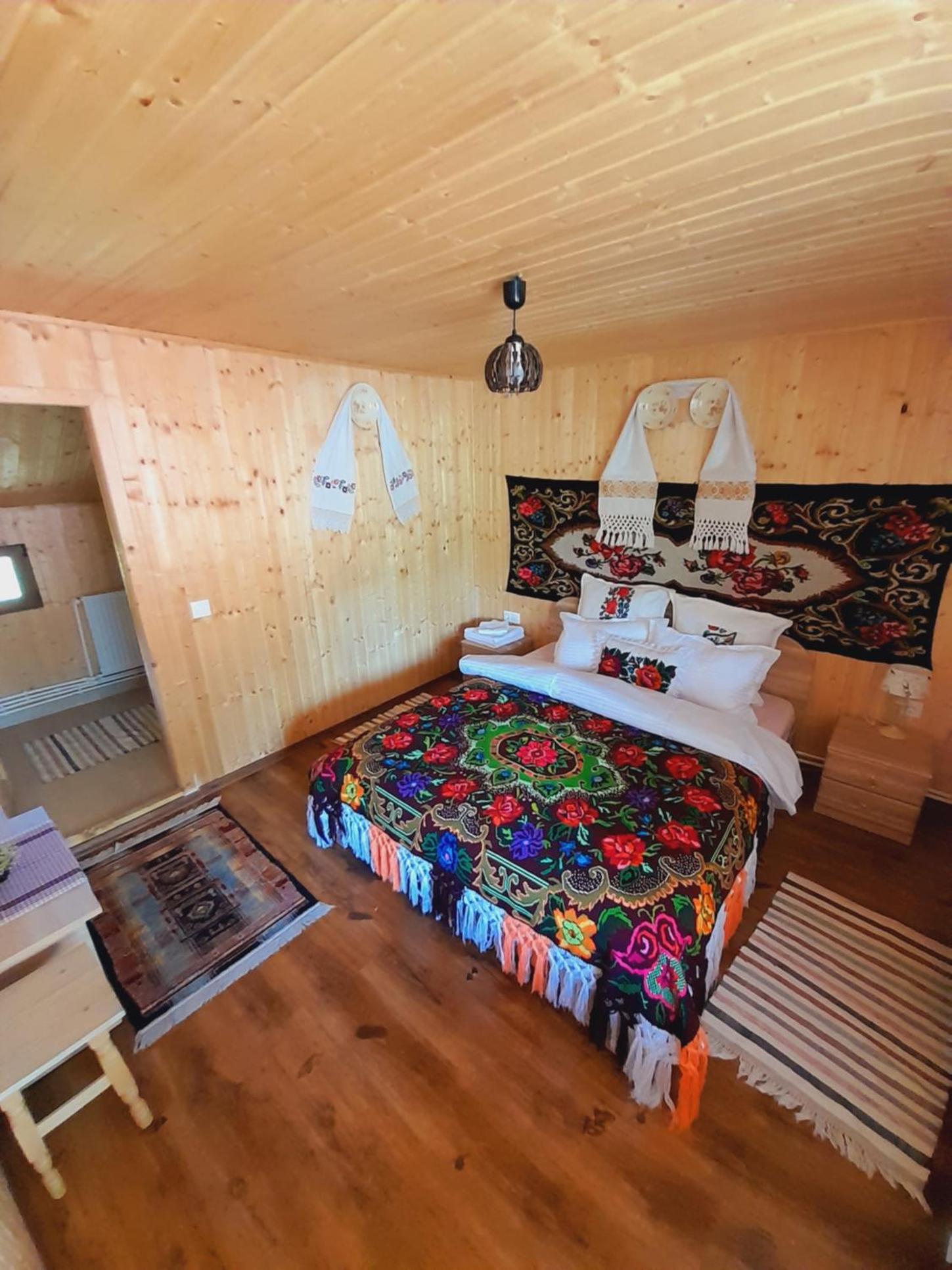 Double Room with Mountain View - Photo 8