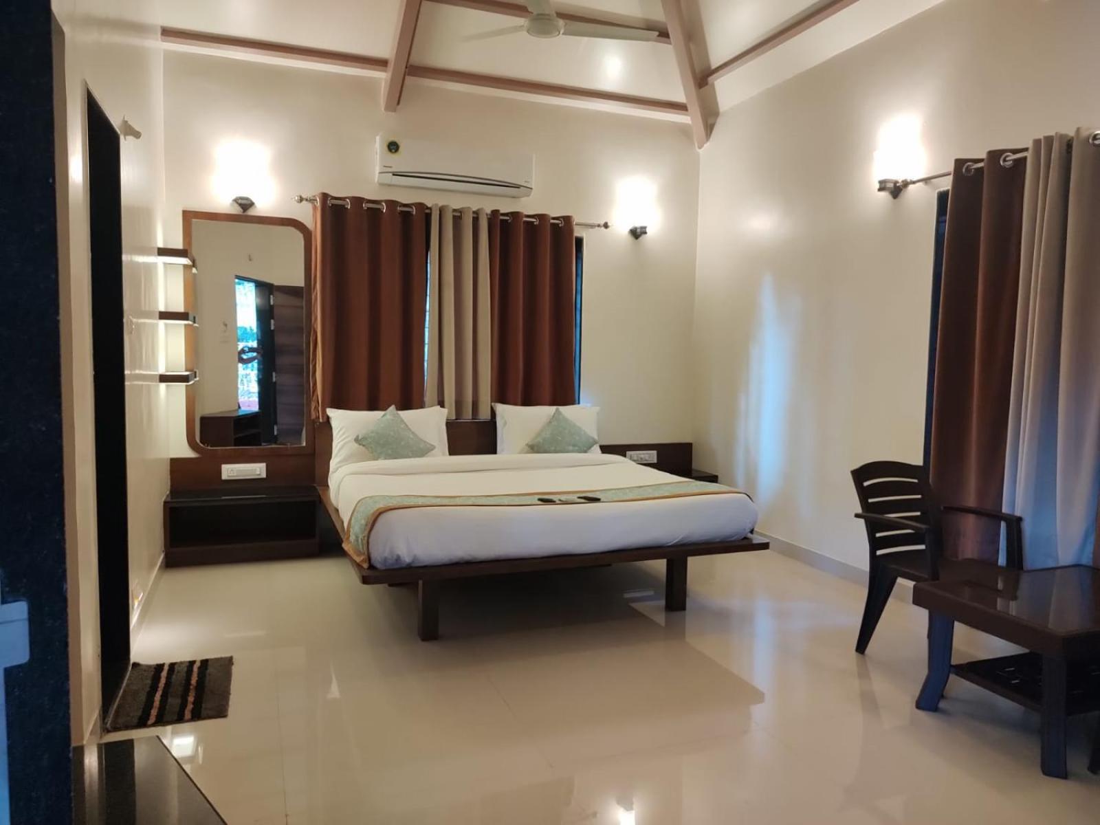 Super Deluxe Cottages - Photo 1