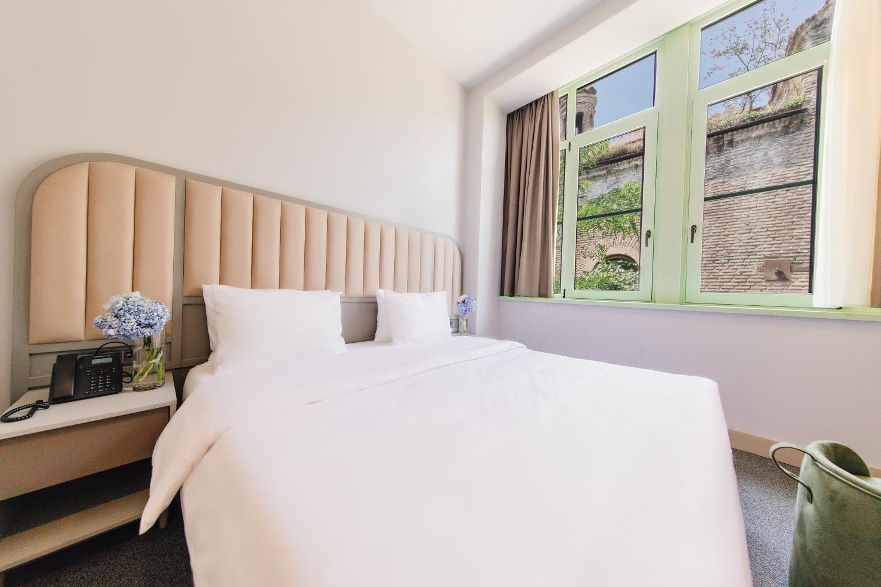 Standard Double Room - Photo 5