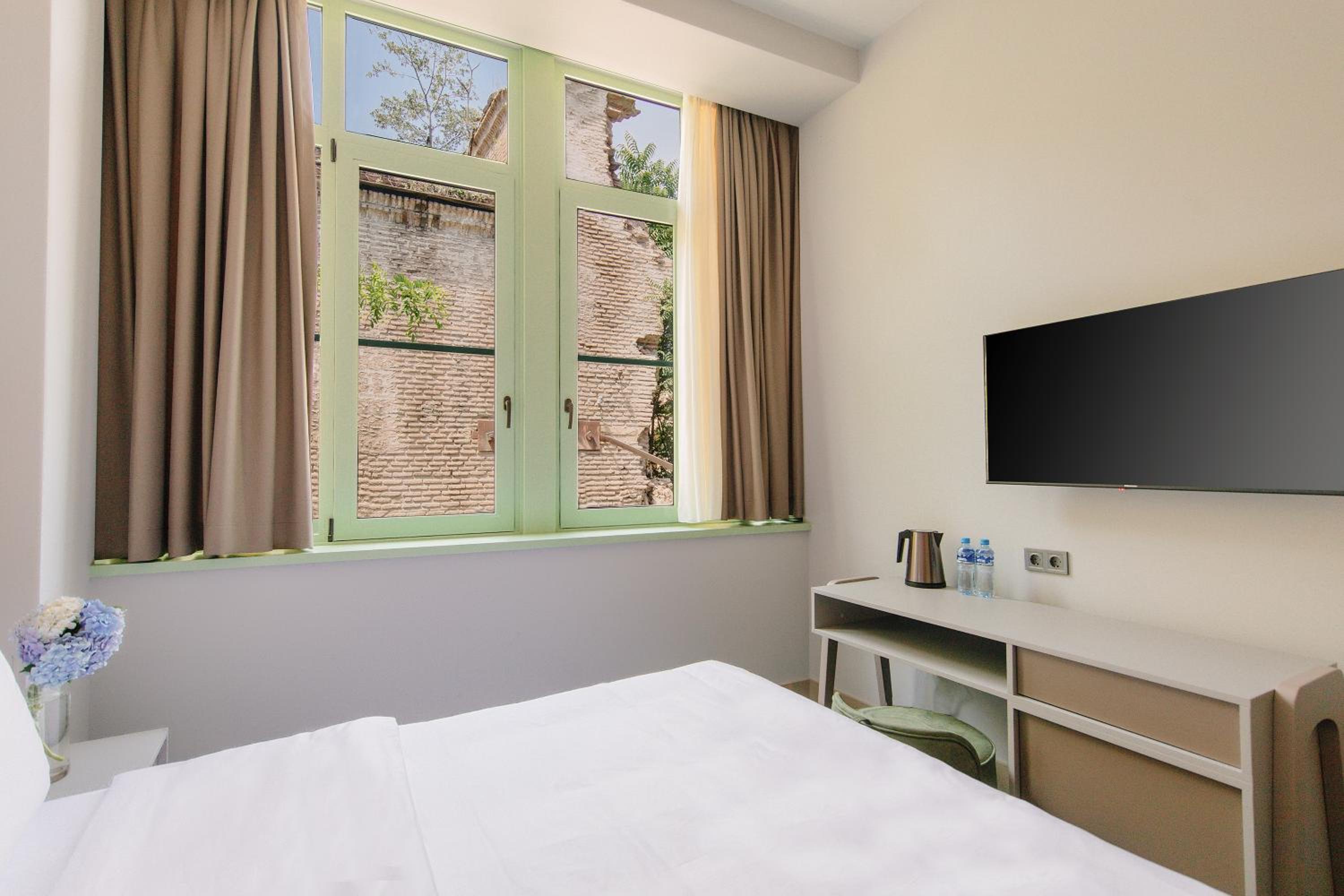 Standard Double Room - Photo 2