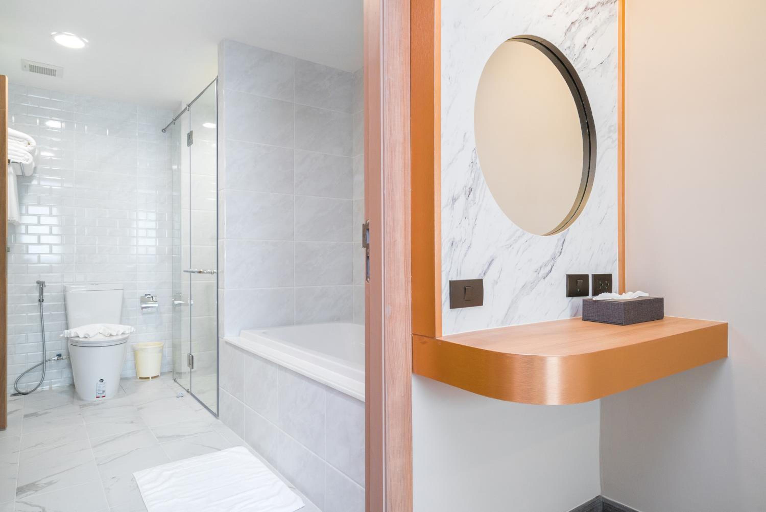 Two-Bedroom Suite - Photo 8