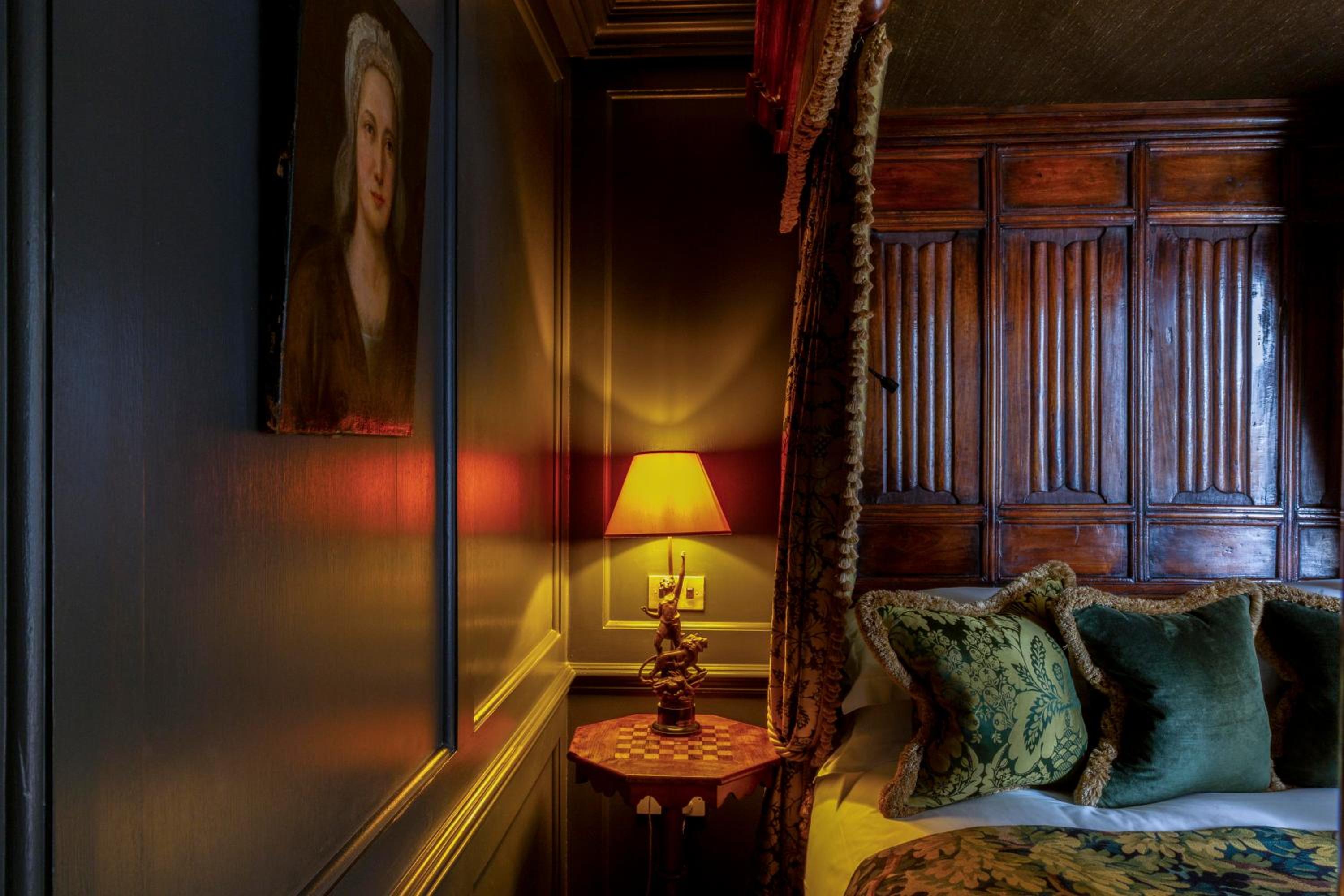 Suite with Sitting Room and Balcony photo 2