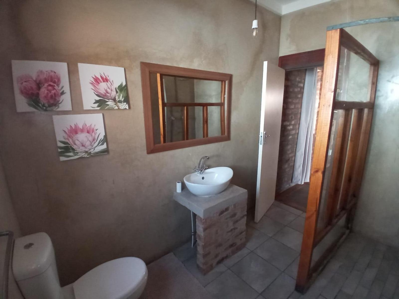 Three-Bedroom House - Photo 5