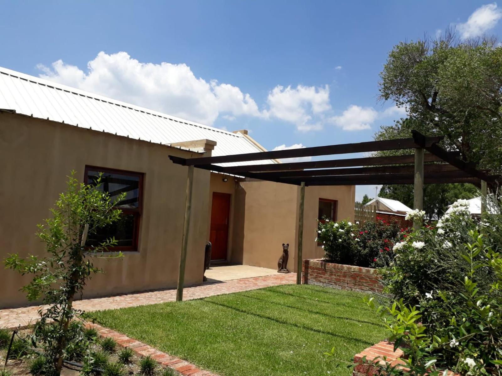 Three-Bedroom House - Photo 8