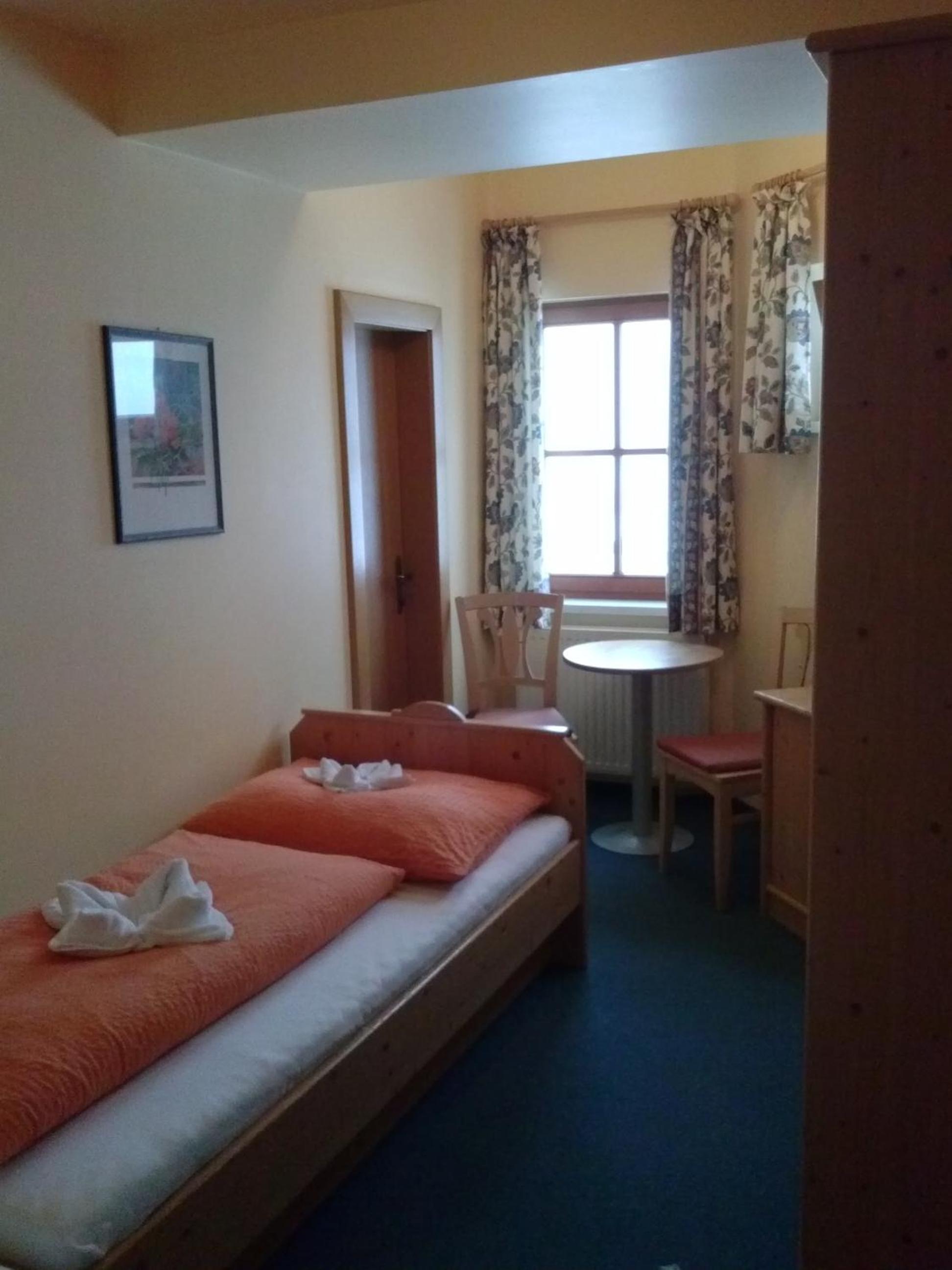Twin Room photo 1