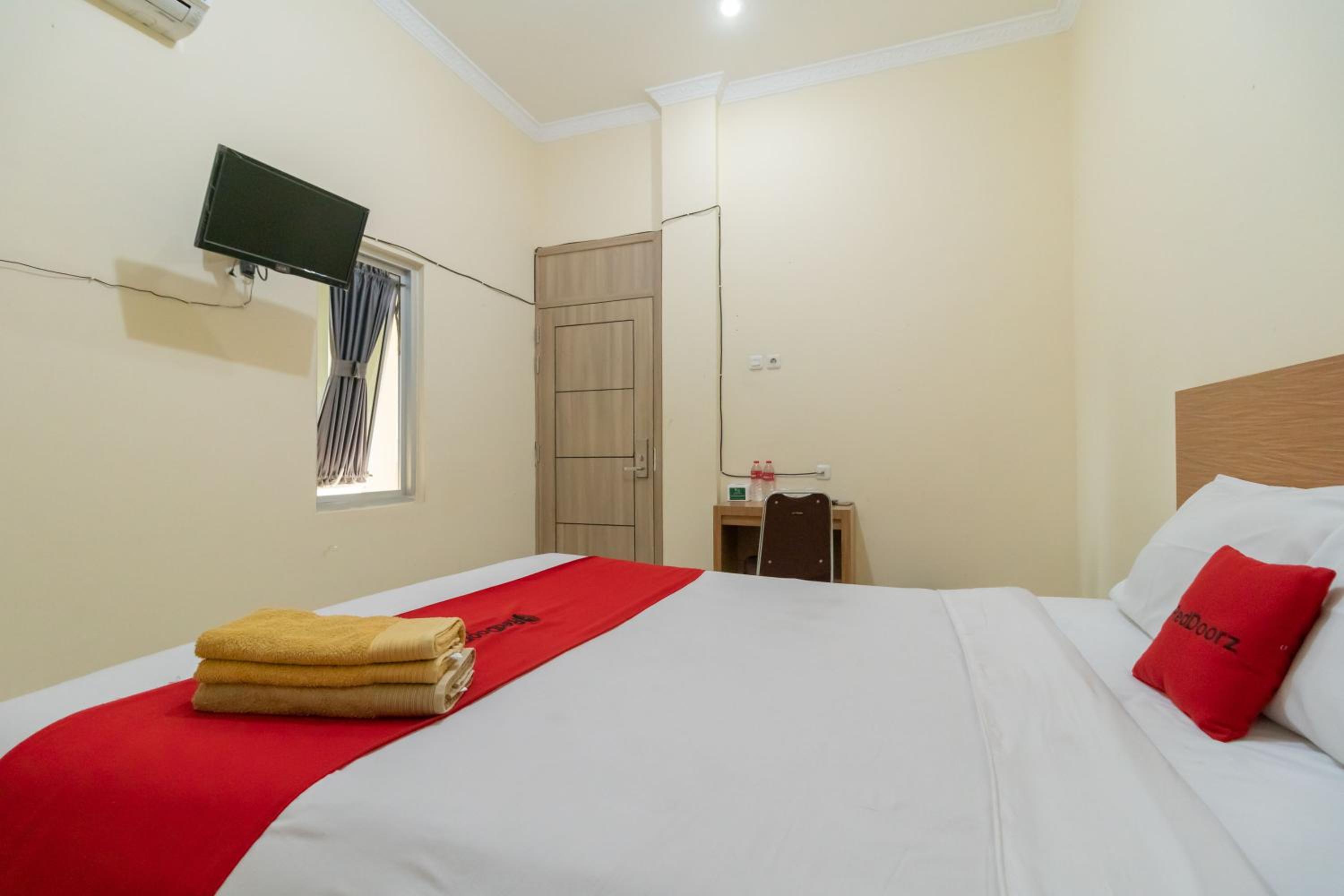 Budget Double Room photo 2