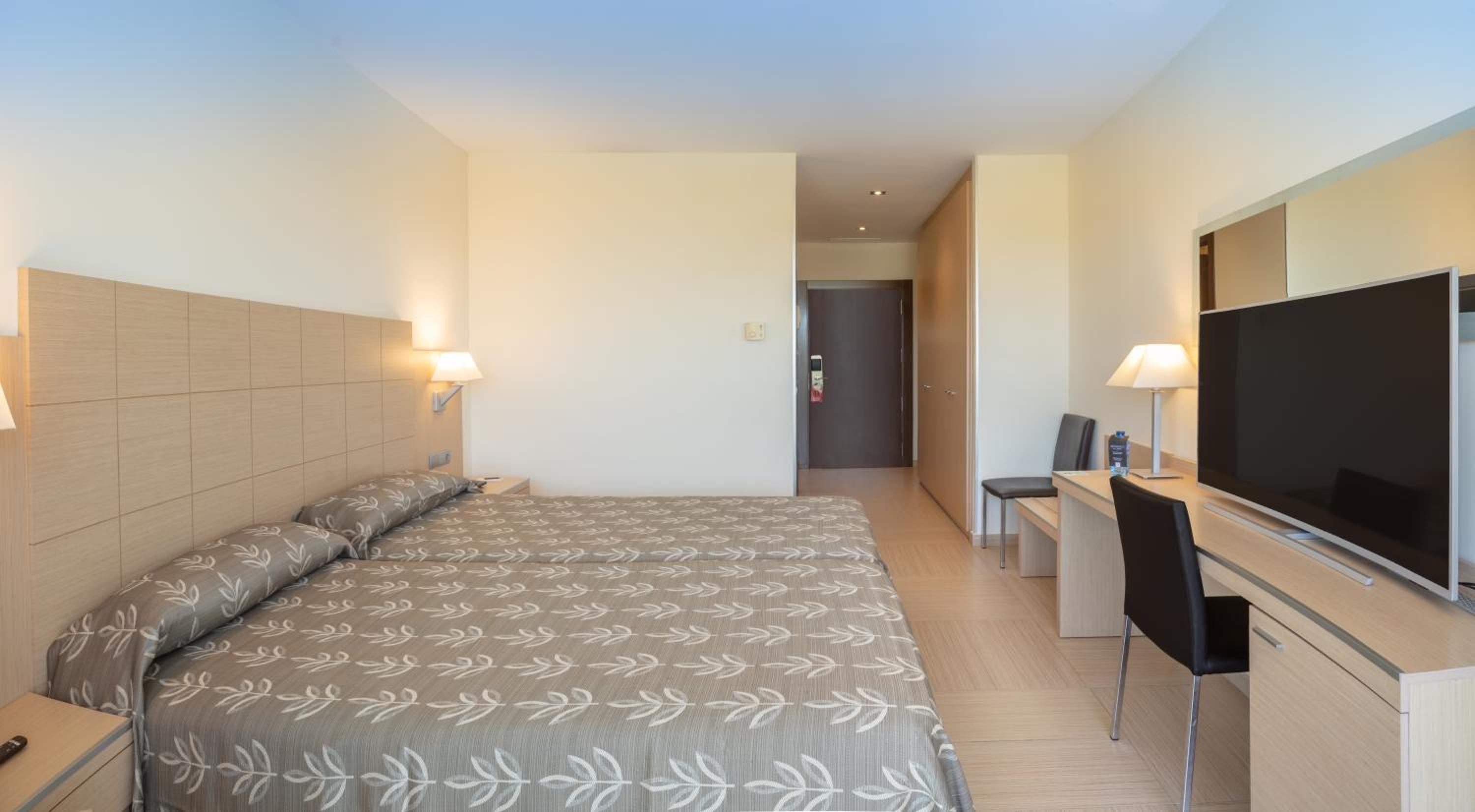 Twin Room with Terrace - Photo 3
