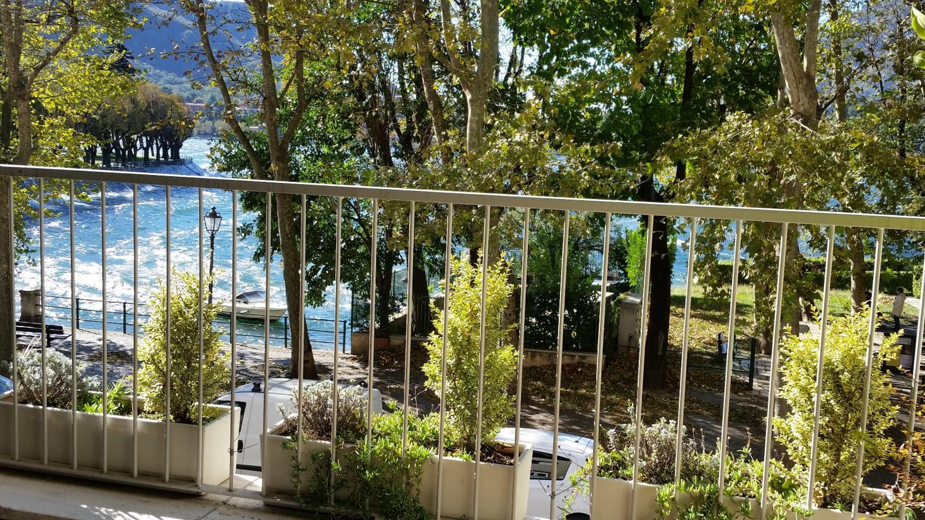 King Room with Lake View - Photo 22