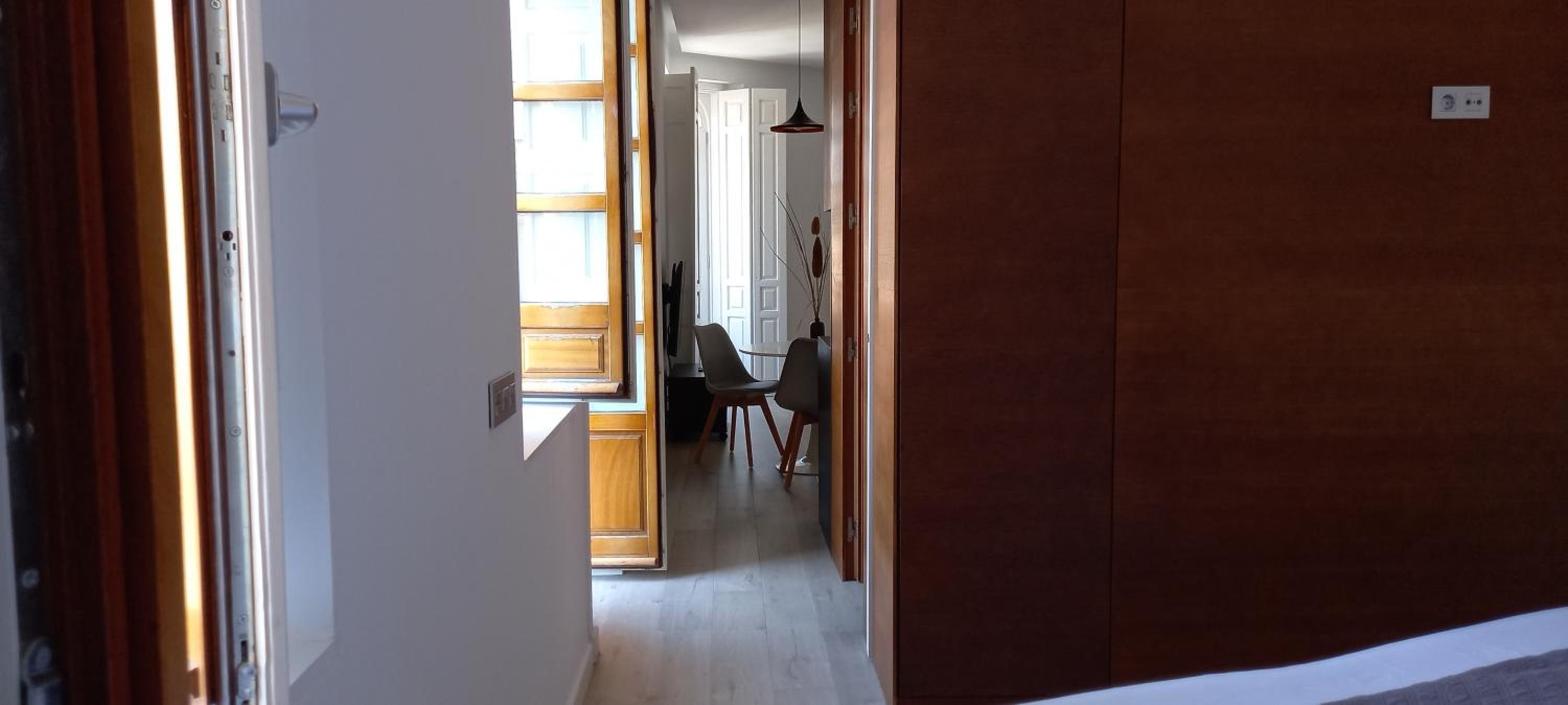 Superior One-Bedroom Apartment - Photo 10