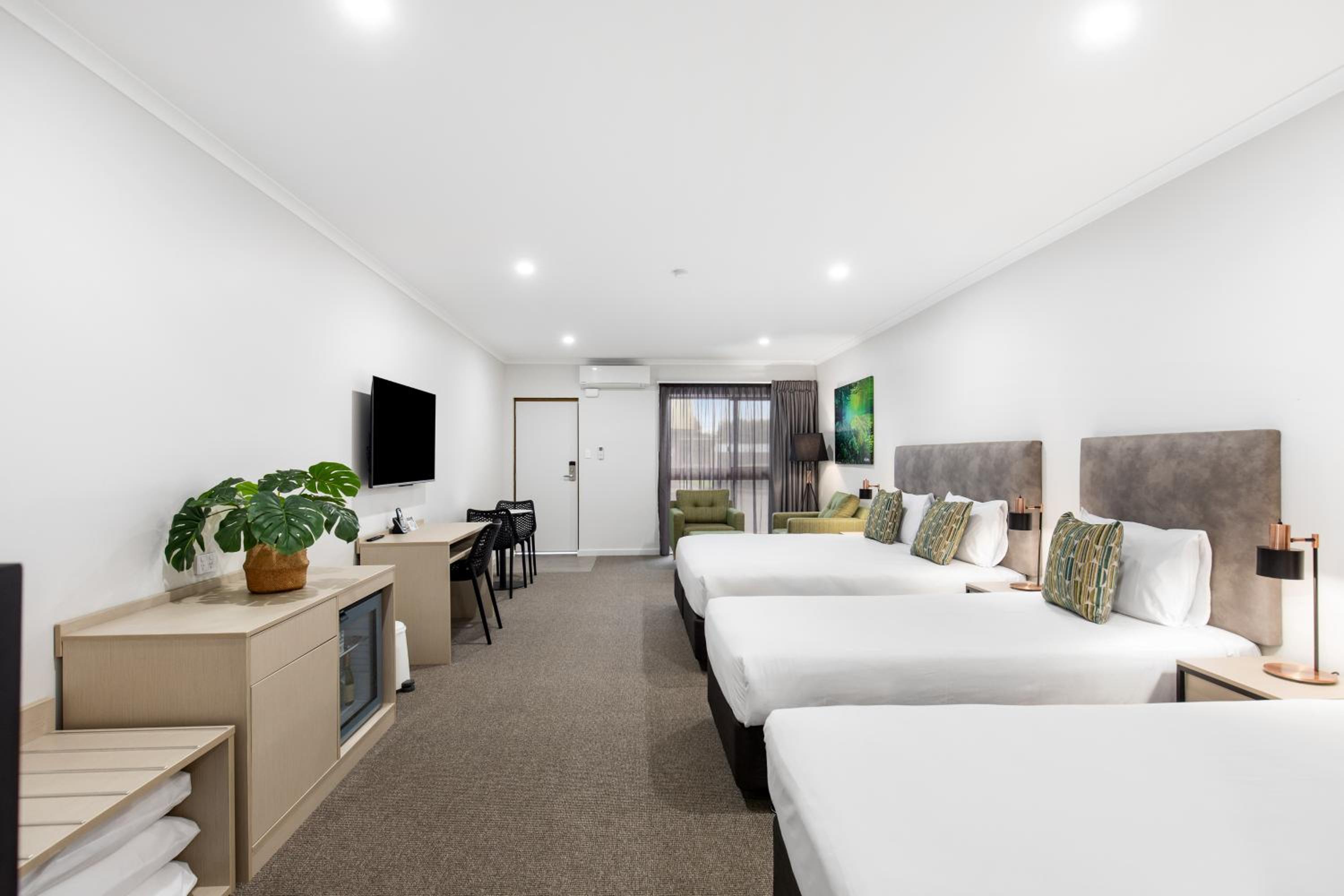 Deluxe Family Room - Photo 1