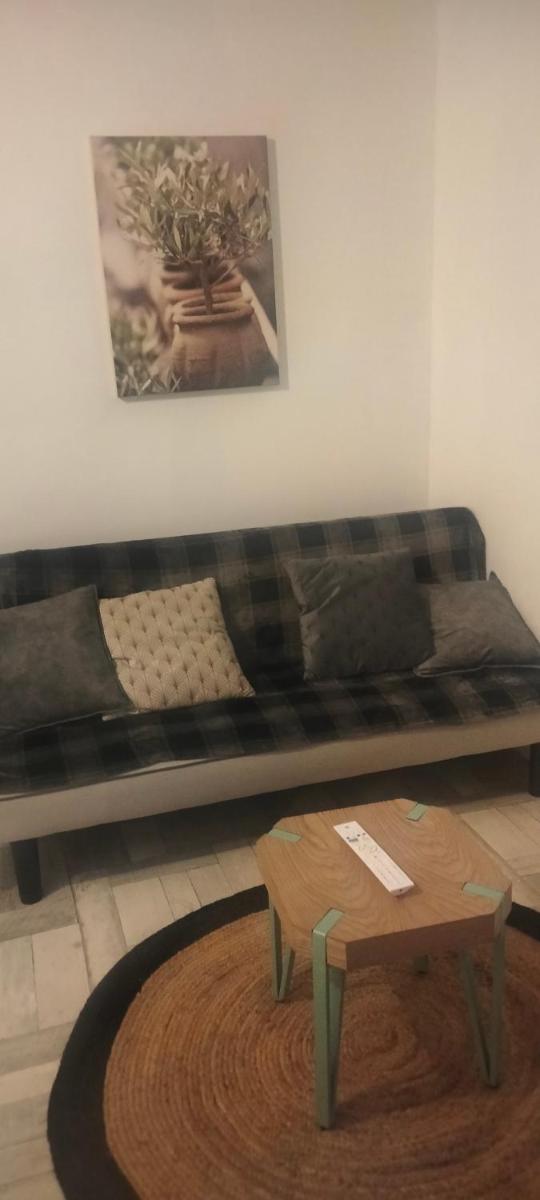 Deluxe Room (2 Adults + 1 Child) - Photo 3