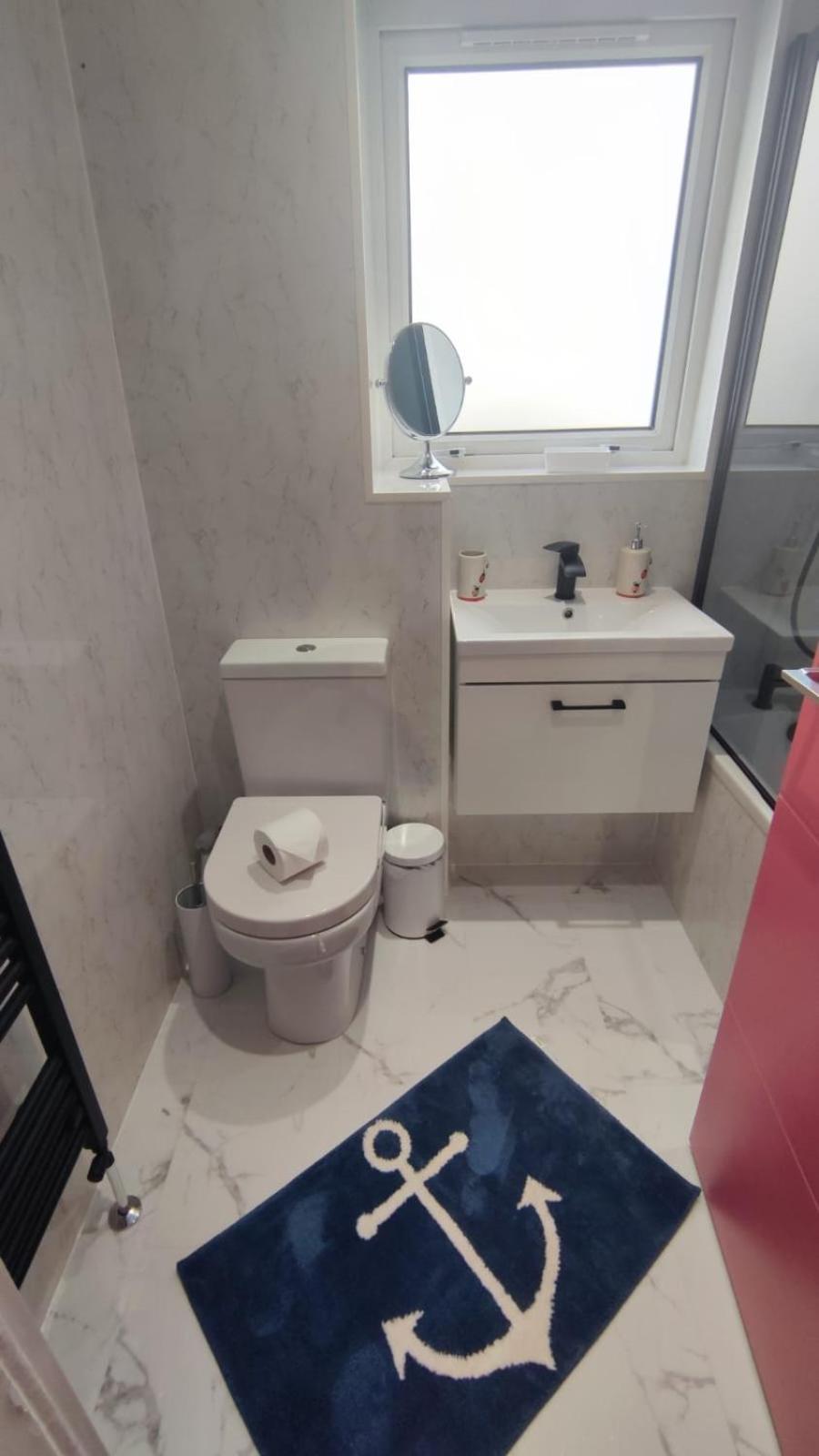 Two-Bedroom Apartment - Photo 11