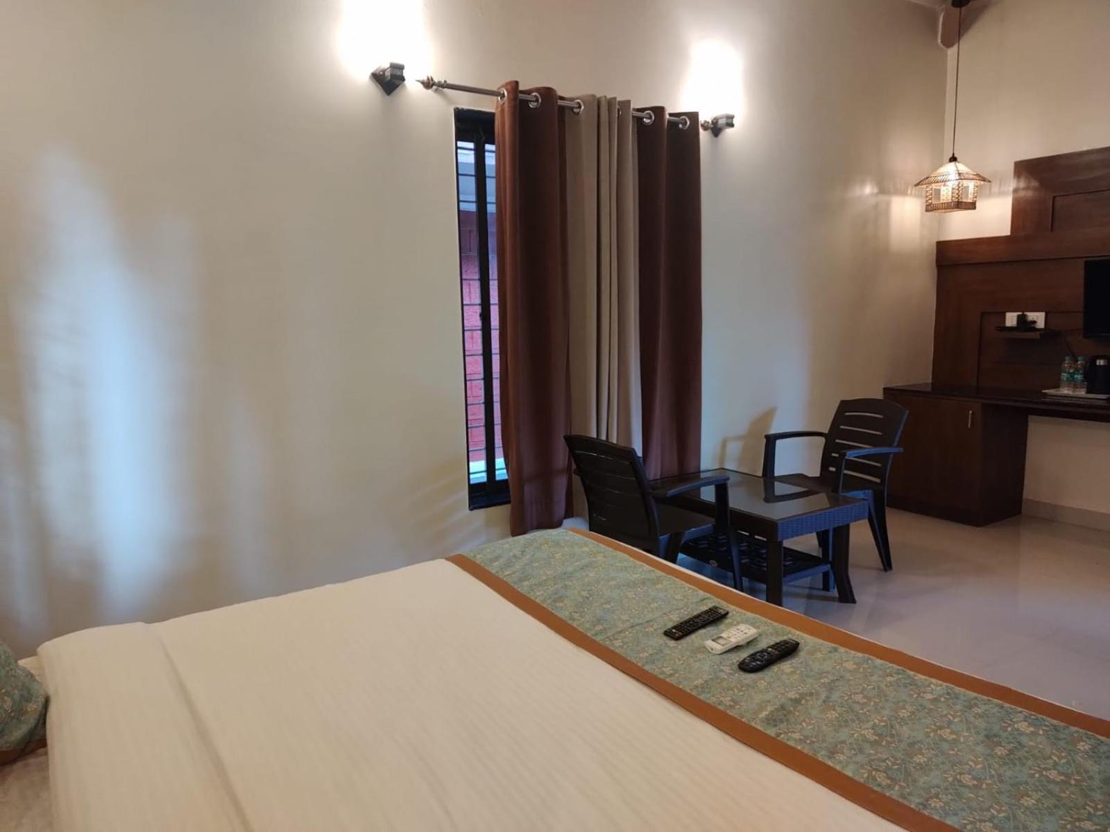 Super Deluxe Cottages - Photo 8