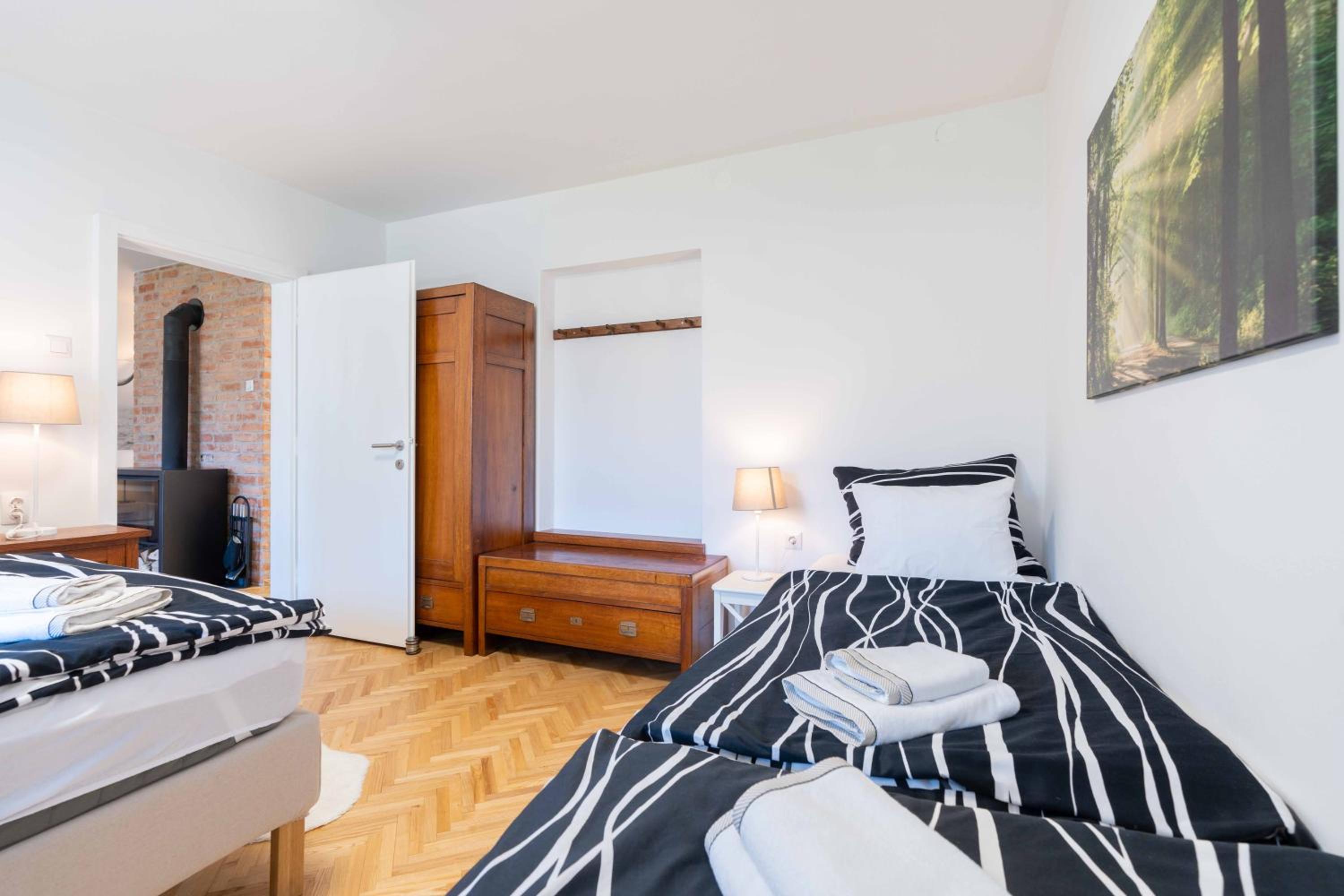 One-Bedroom Apartment with Balcony photo 2