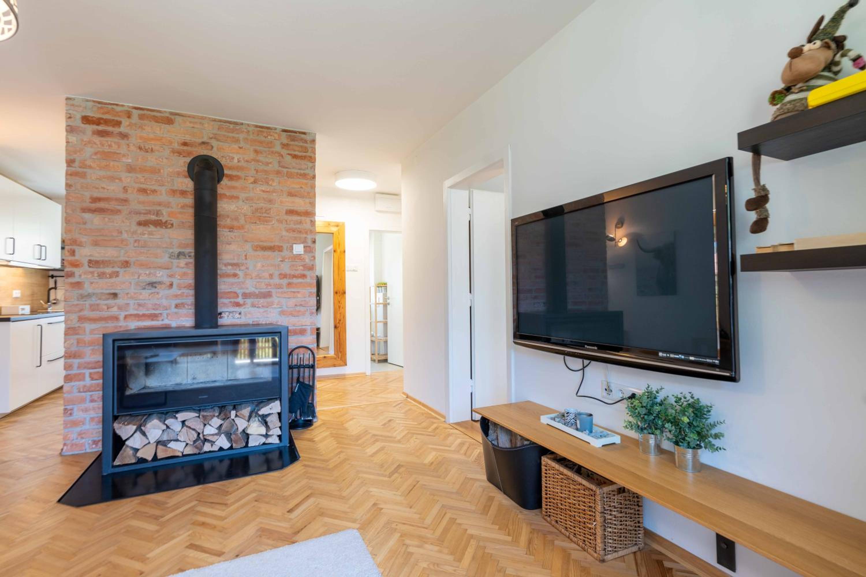 One-Bedroom Apartment with Balcony photo 1