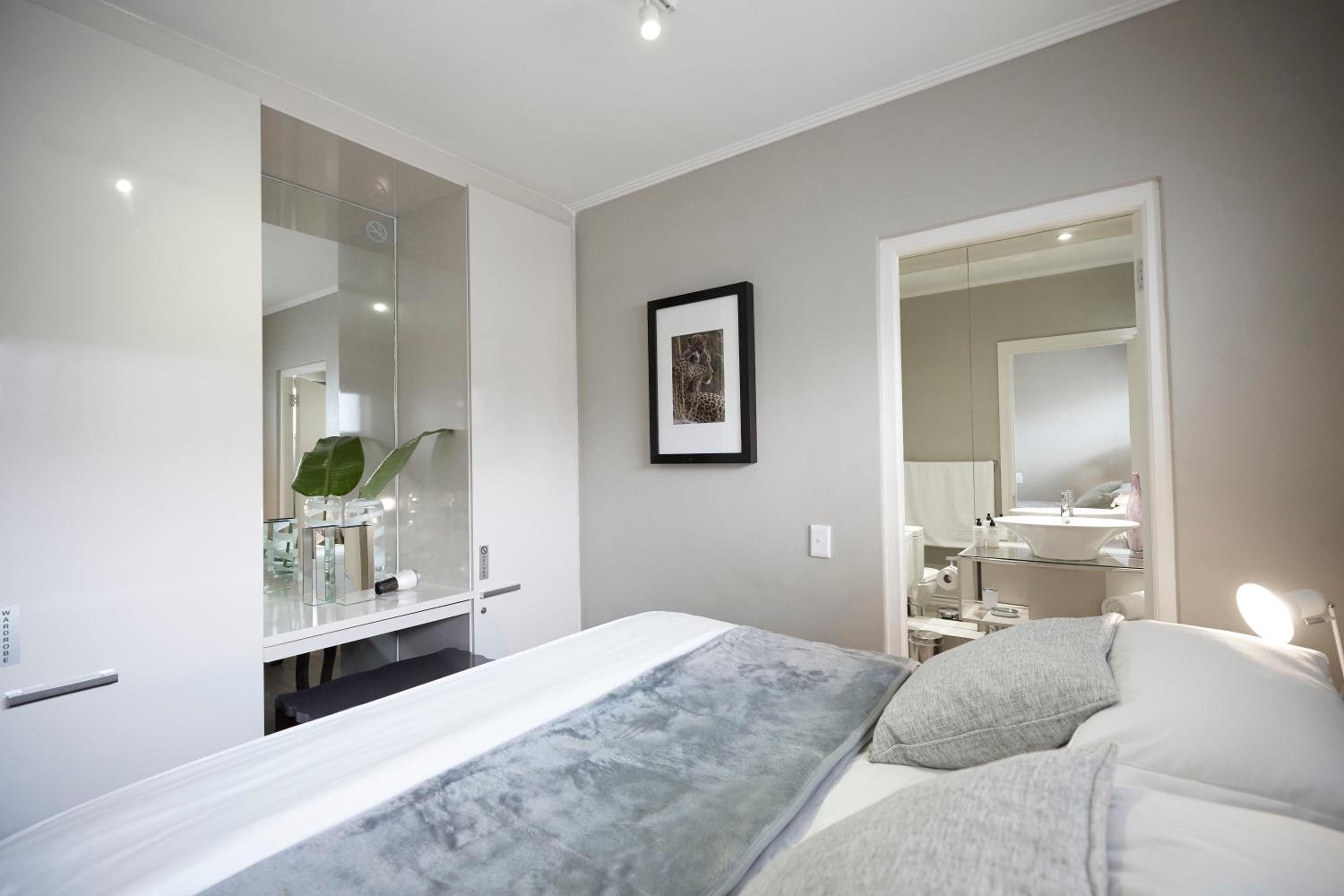 Deluxe Suite - Photo 1
