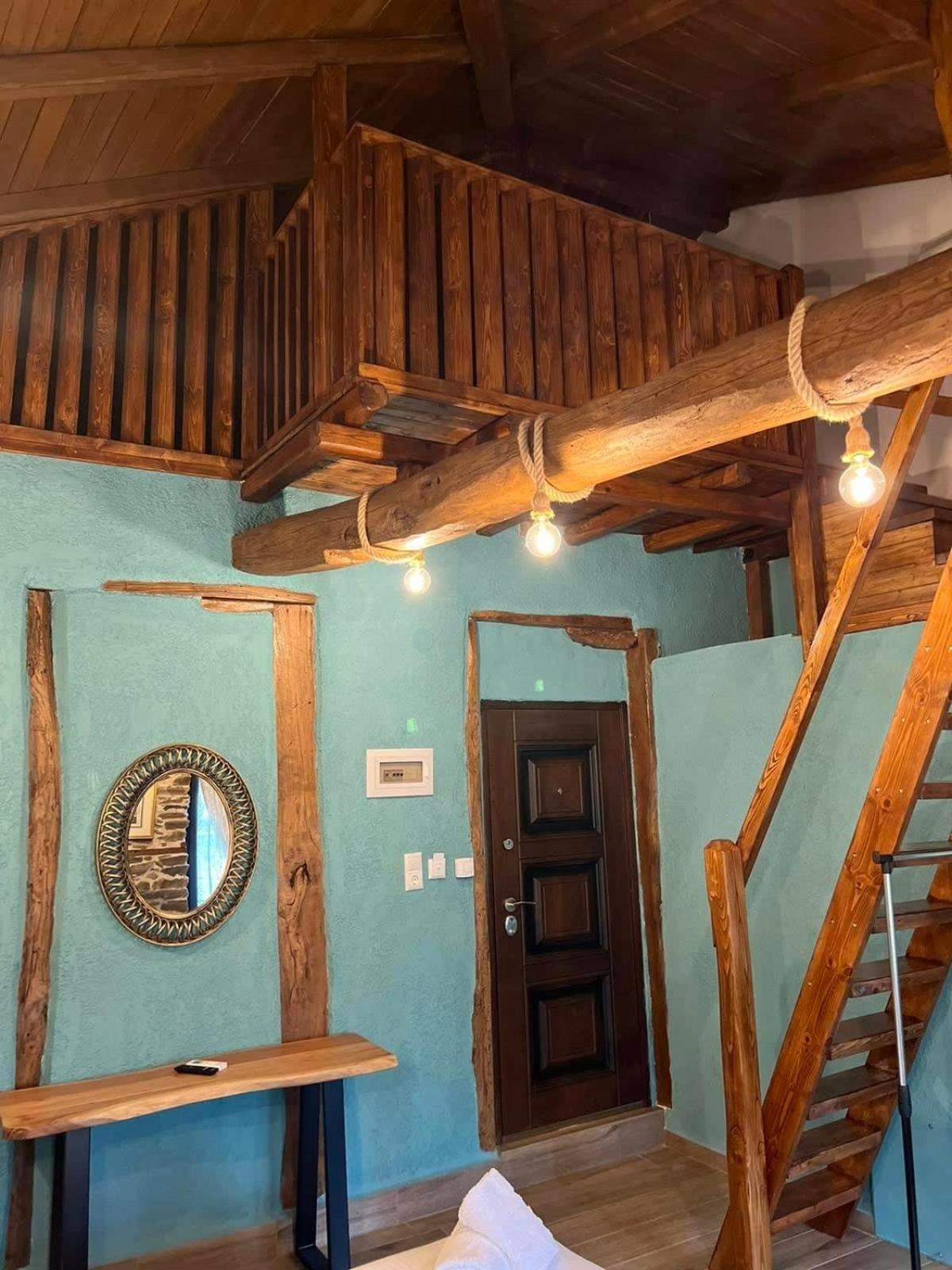 Family Room - Photo 4