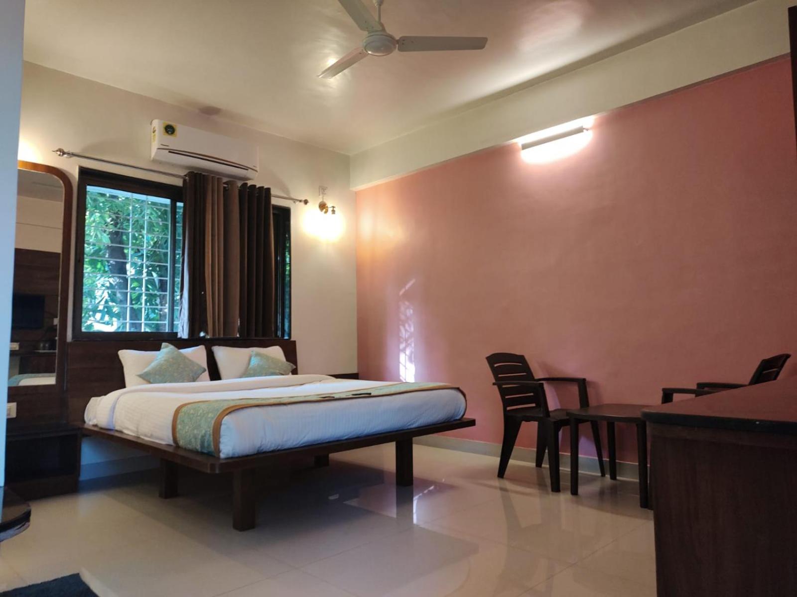 Deluxe Room - Photo 6